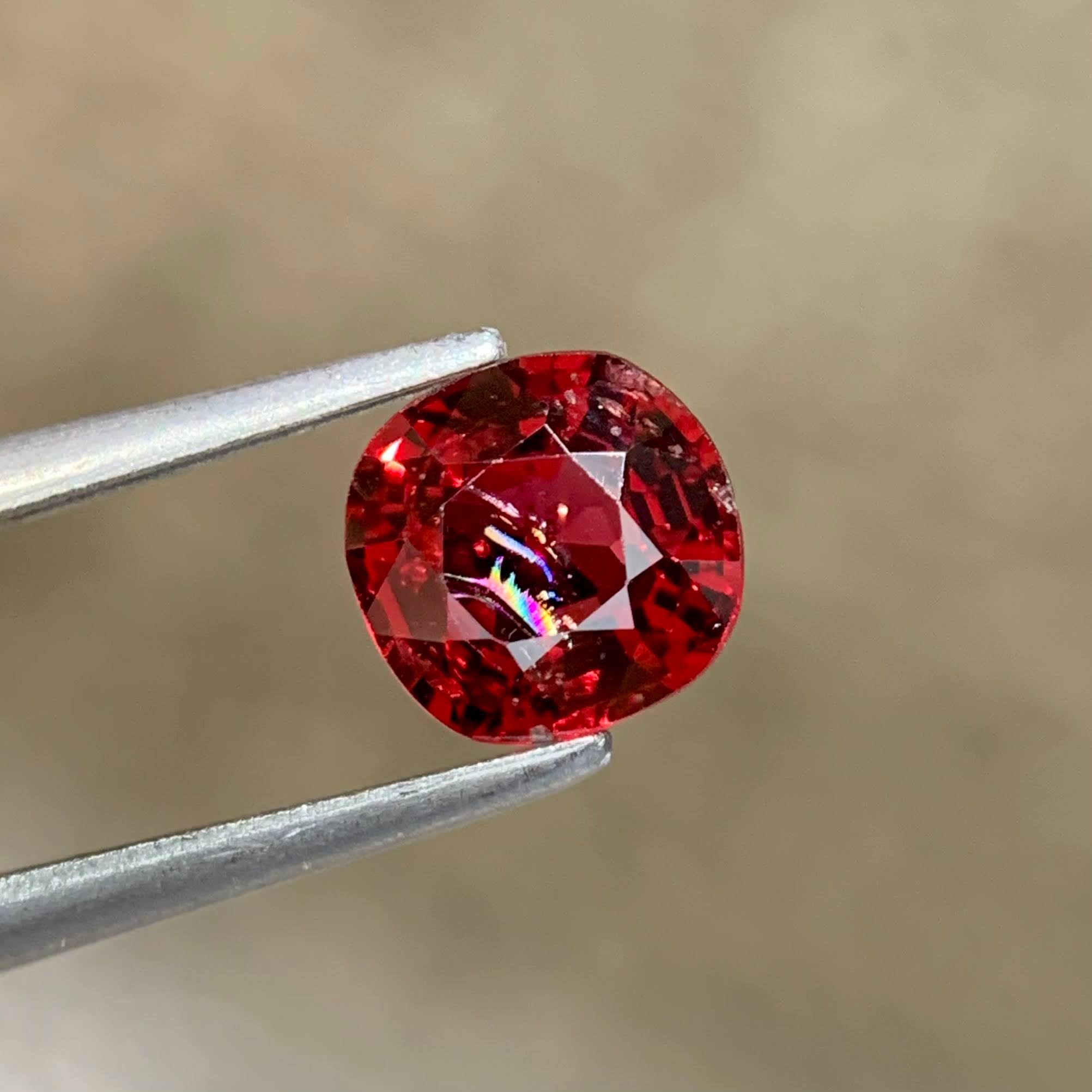 red-spinel-1-00ct-rainbow-effect-burma