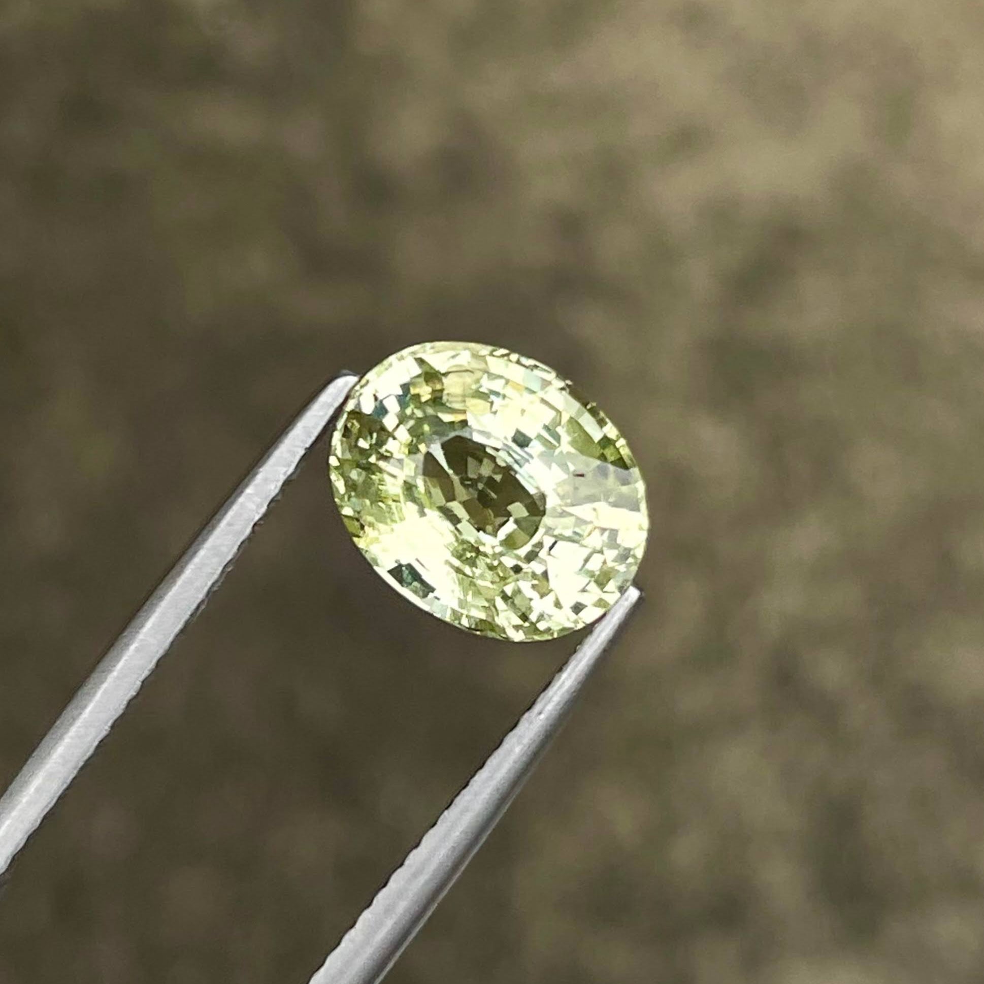 4.99 Carats Certified Yellow Sapphire