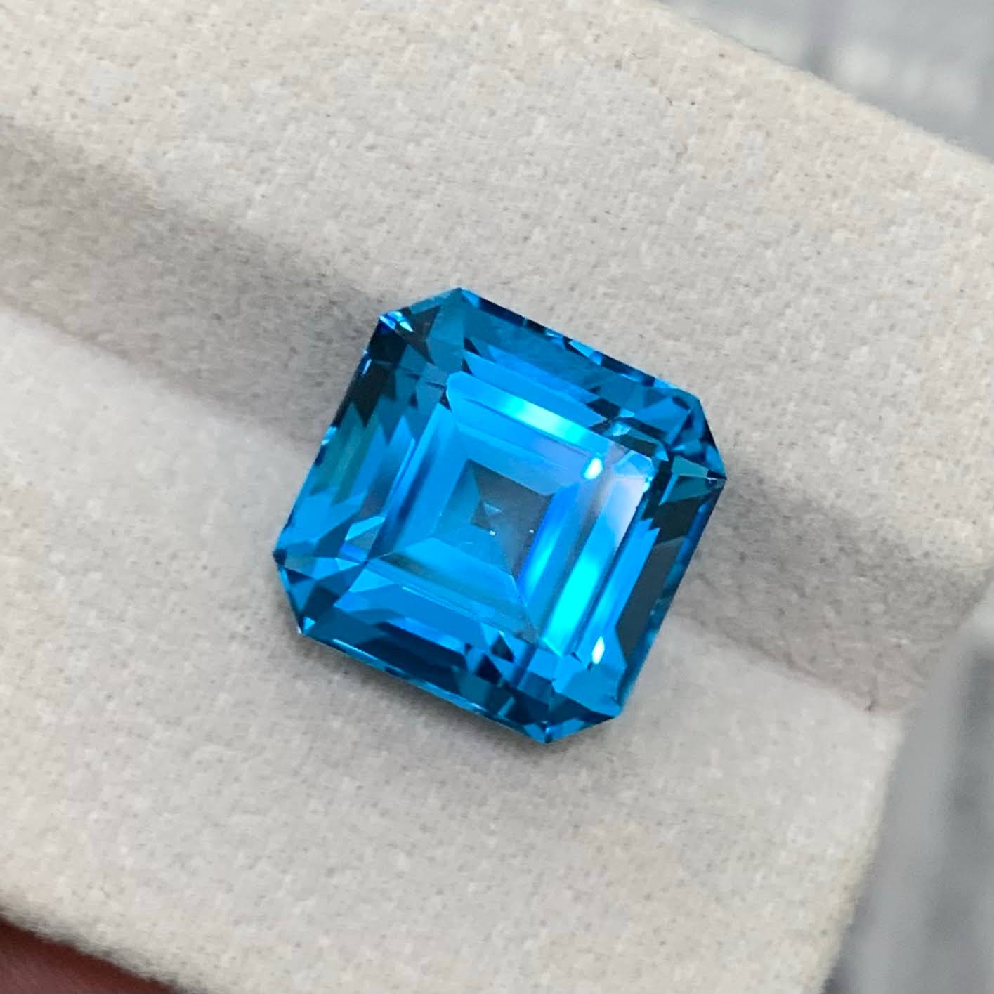 12.98Ct Electric Blue Topaz