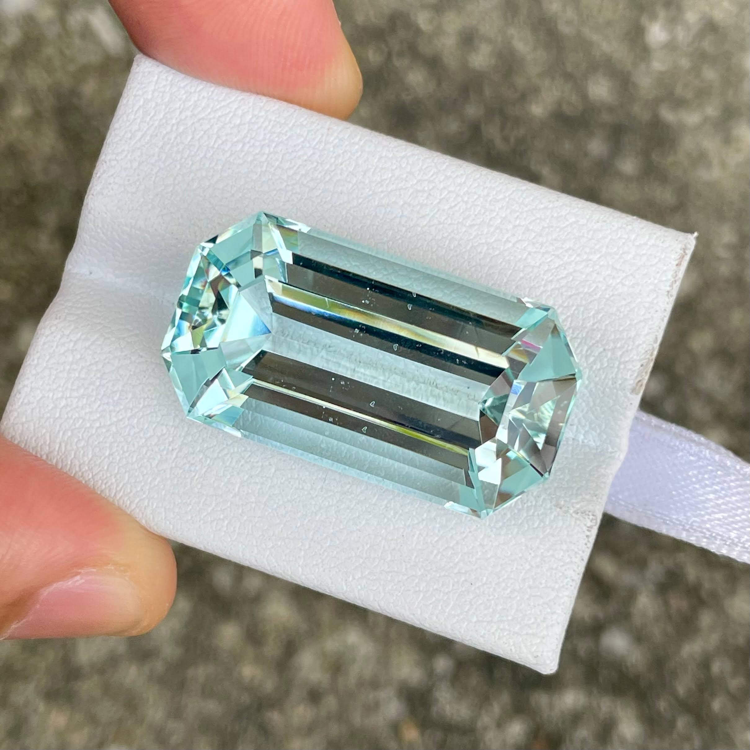 38.50 Carat Big Blue Aquamarine Stone