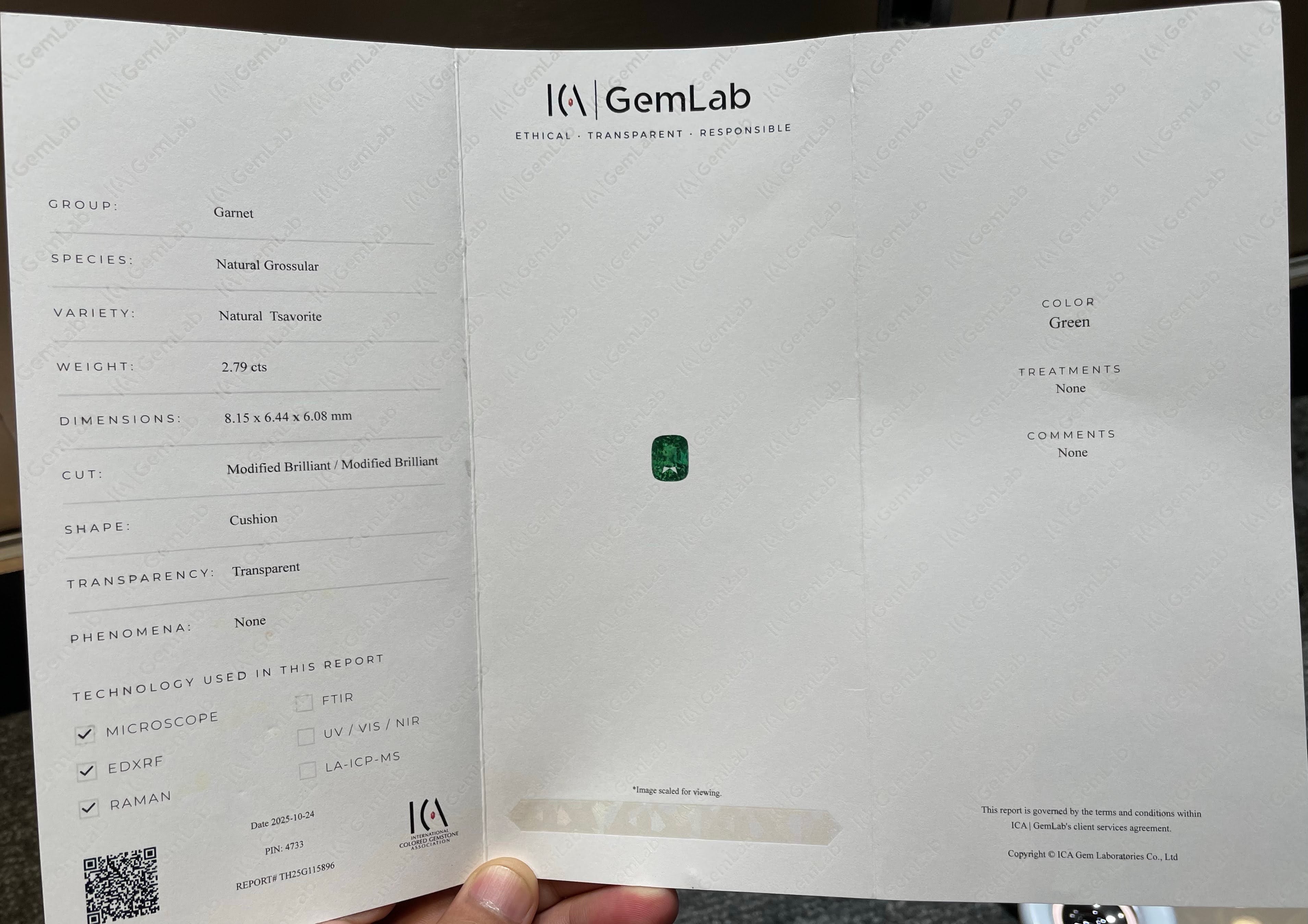 2.79 Carats Certified Tsavorite Garnet 