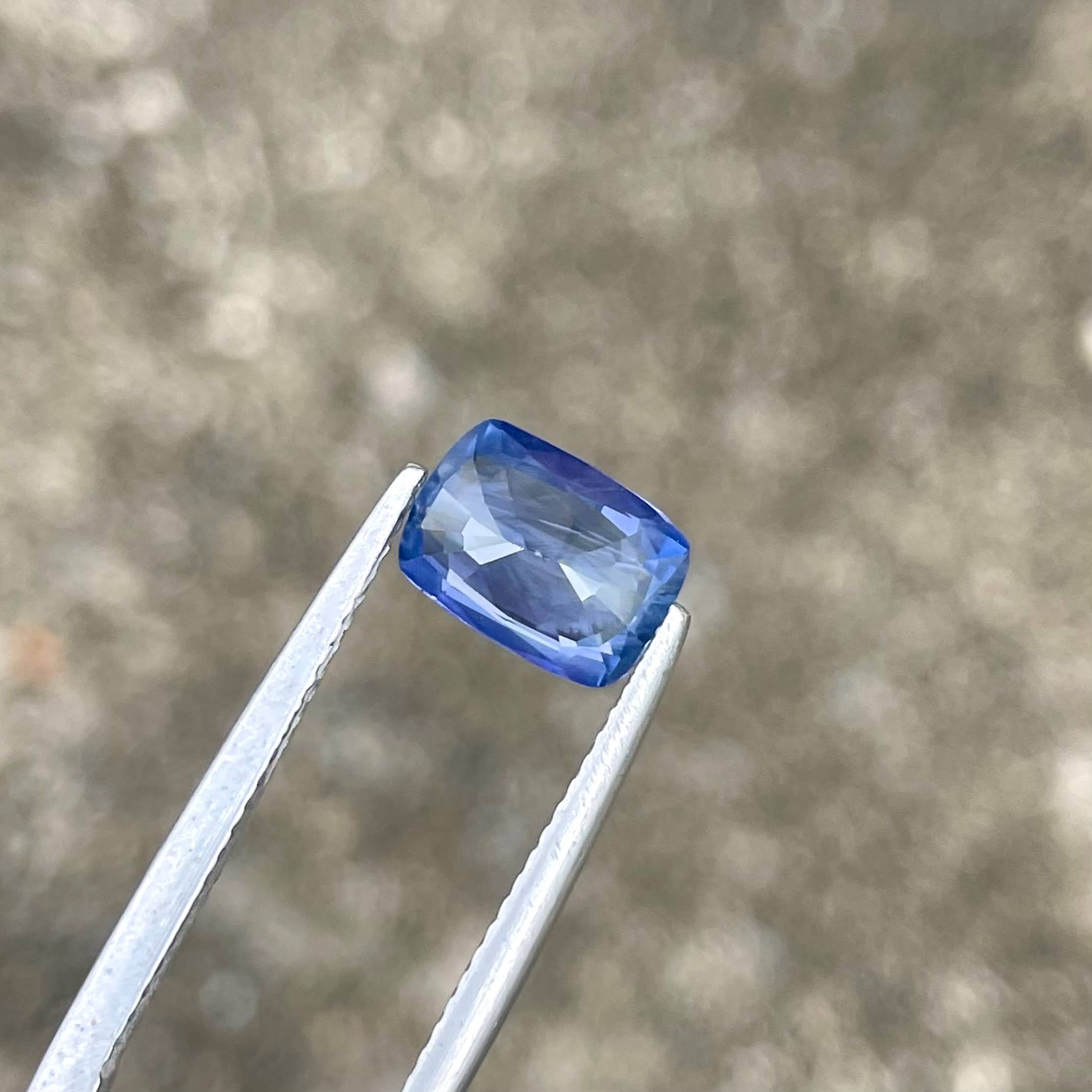 2.18 carats No Heat Purplish Sapphire