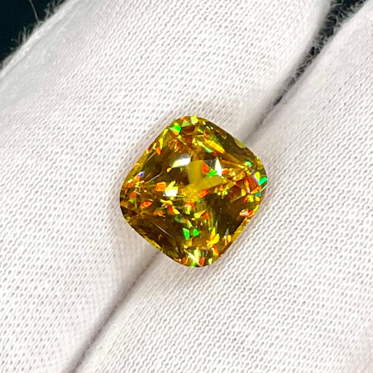 6.45 Carat Fine Yellow Sphene Gemstone