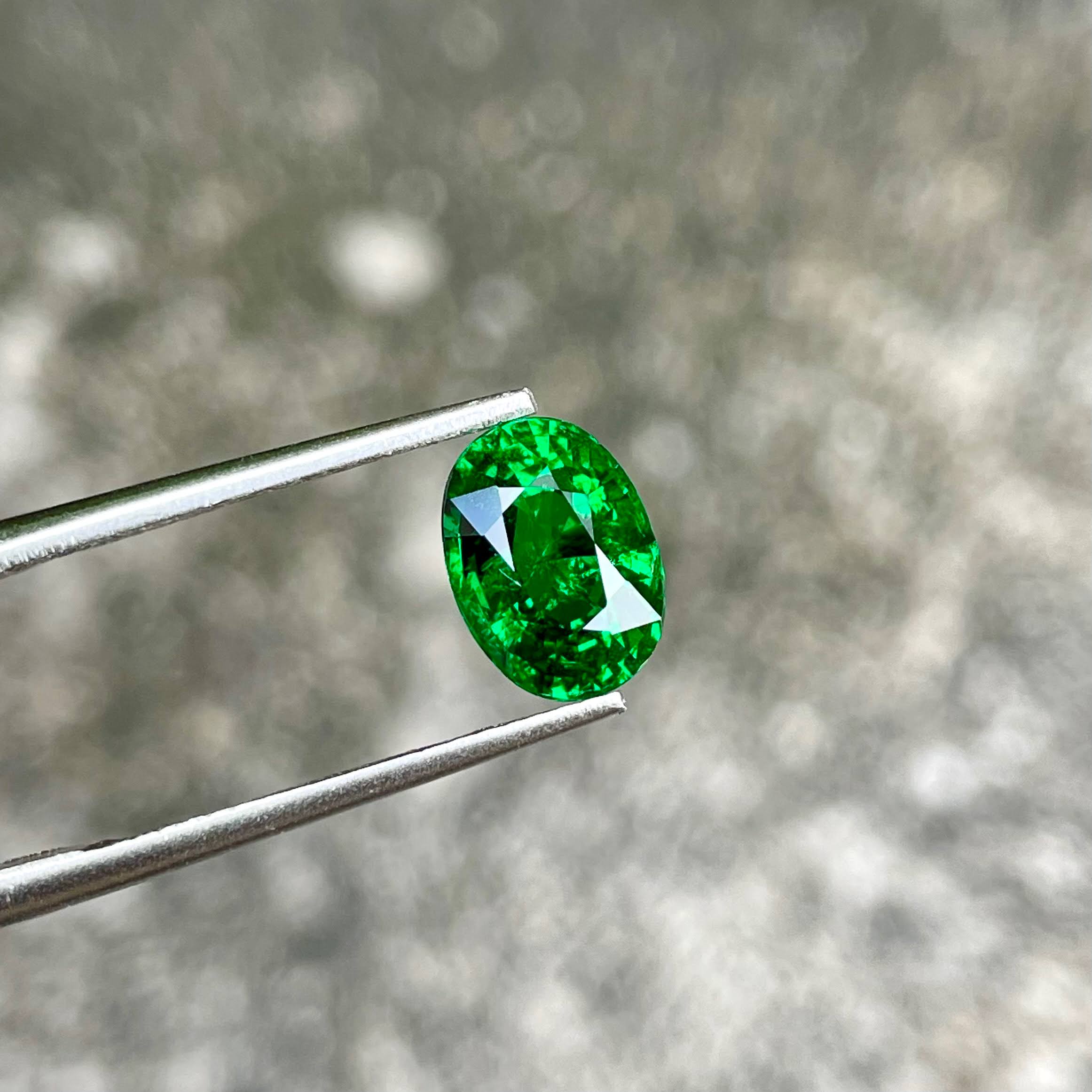 2.35 carats Green Tsavorite Garnet Gem