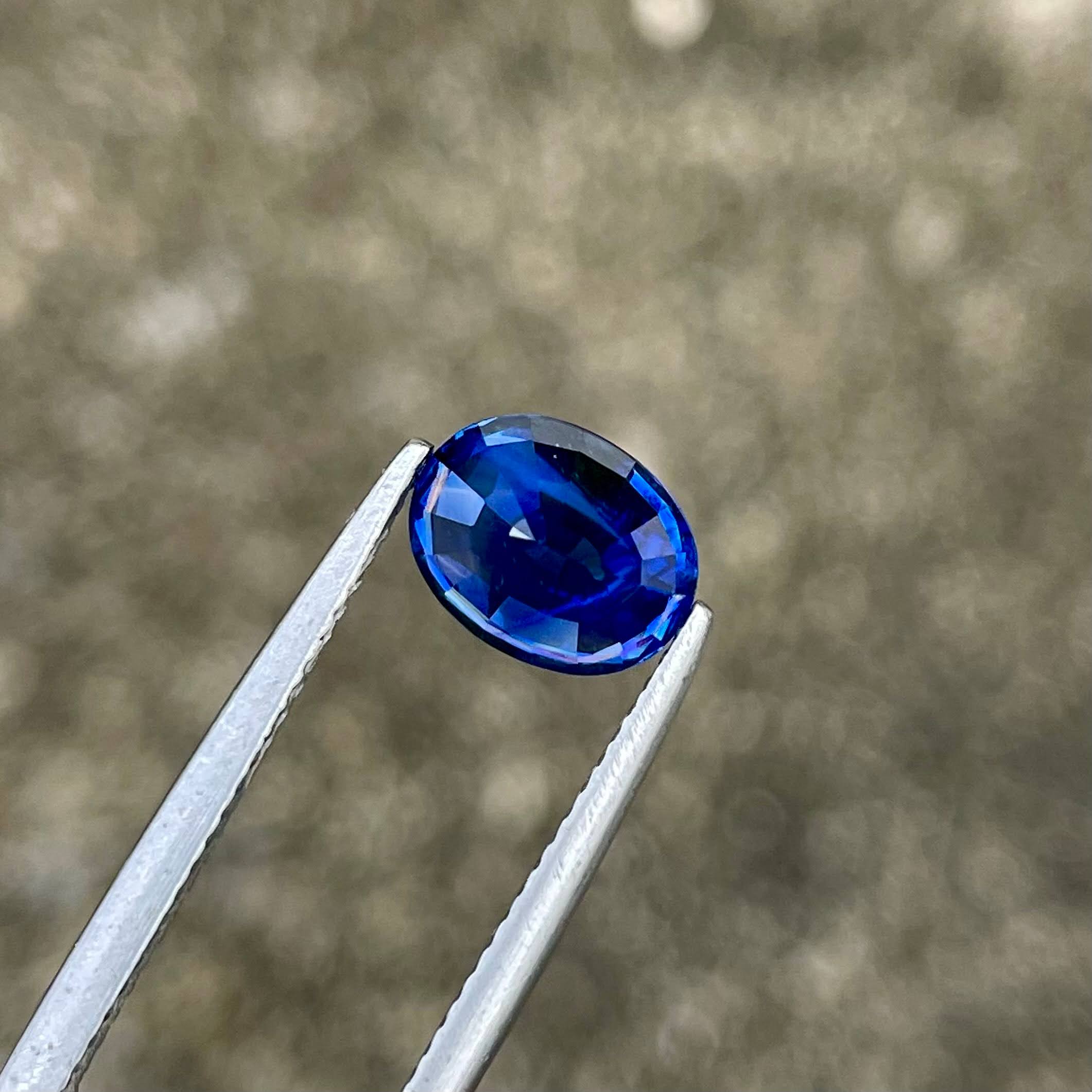 2.73 Carats Certified Blue Sapphire