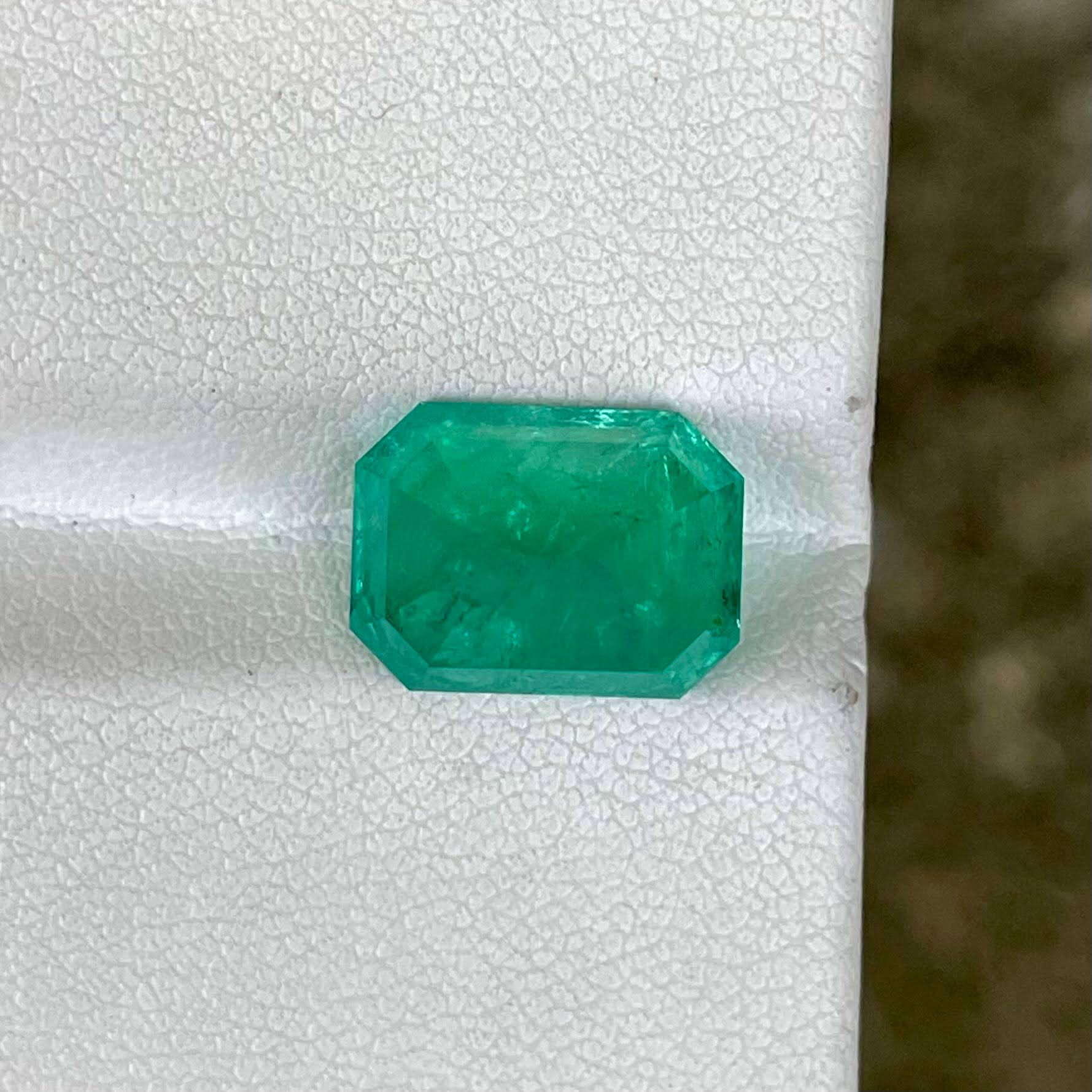 6.68 Carats Emerald Faceted Gemstone