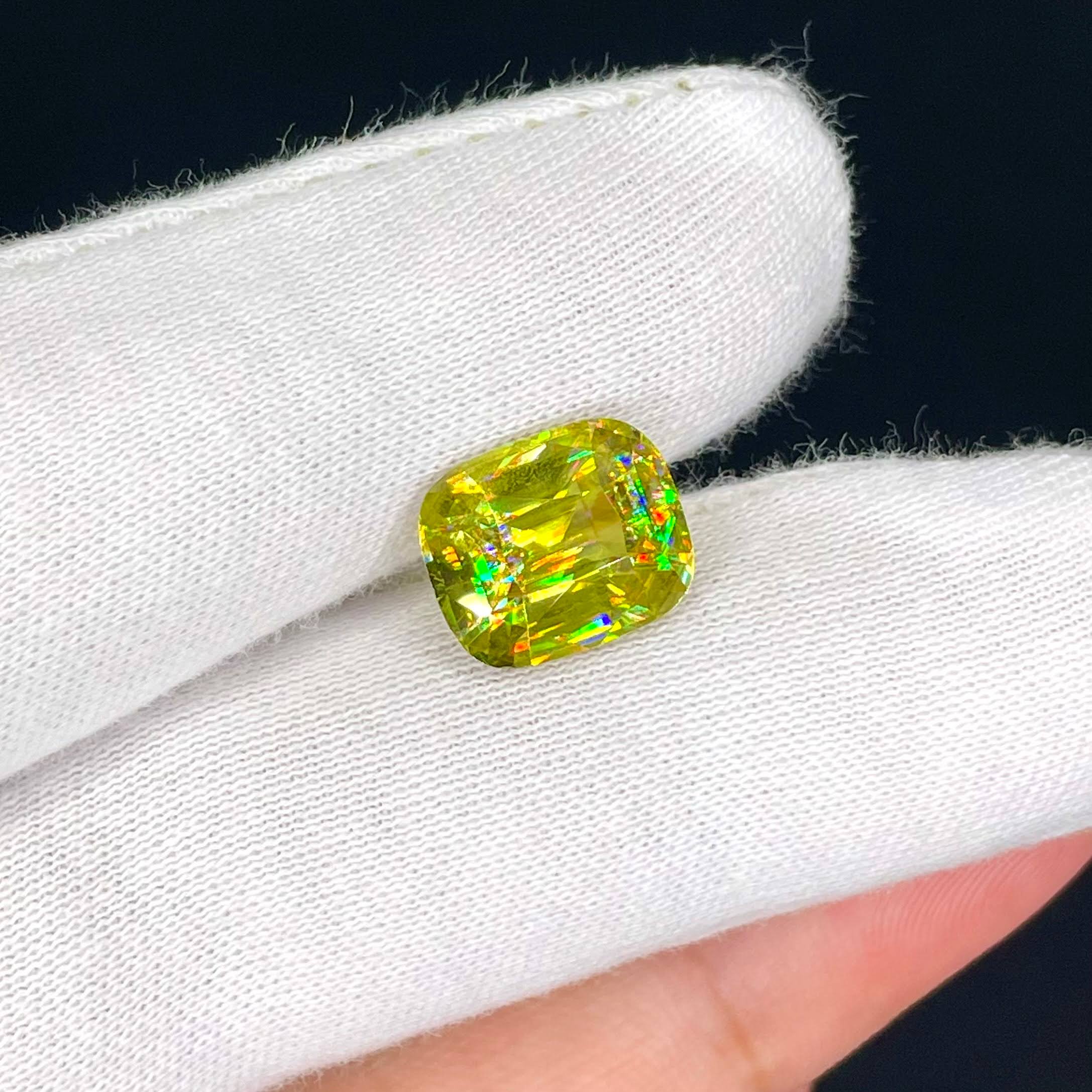 6.05 Carats Natural Sphene Gemstone