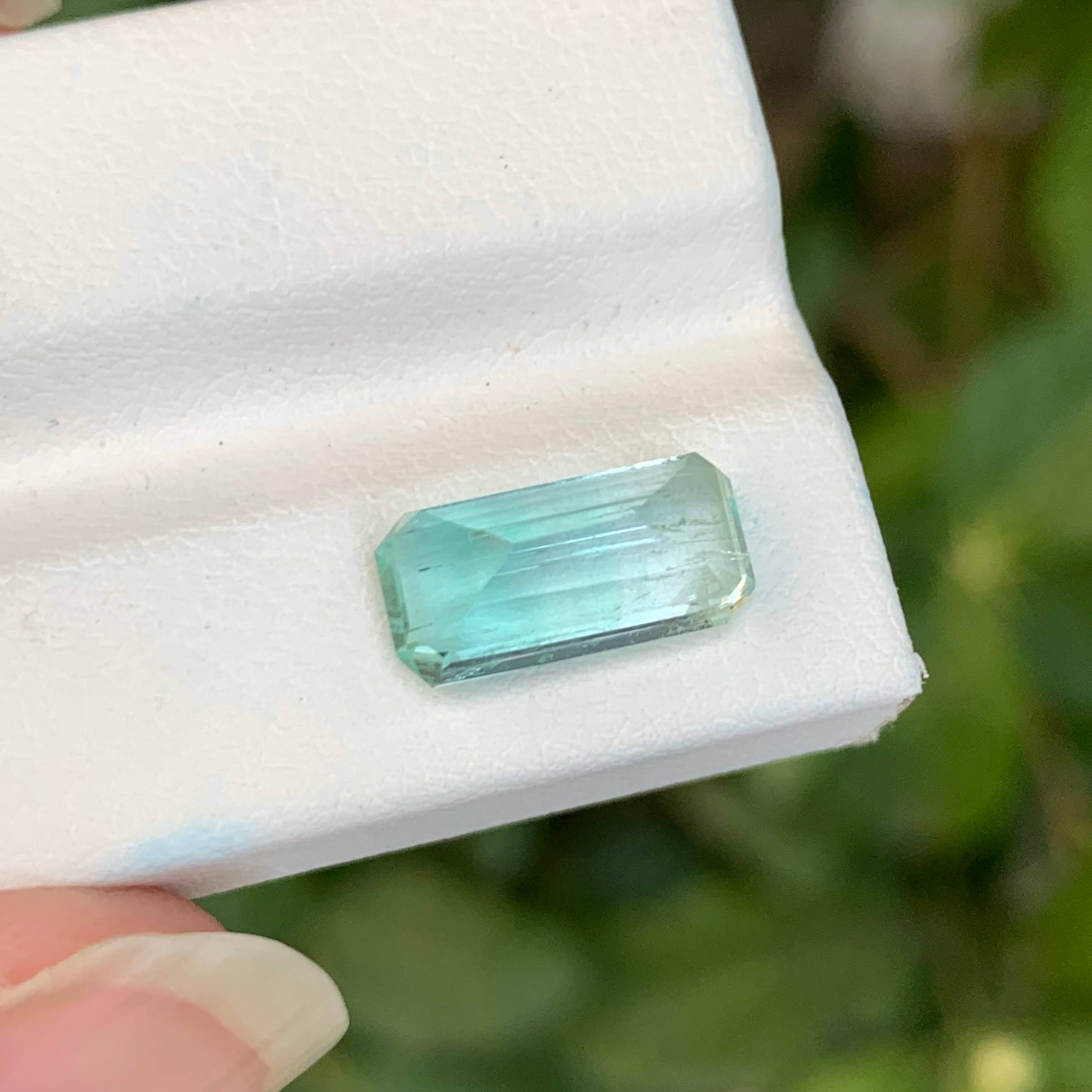 2.85 Carats Emerald Faceted Gemstone