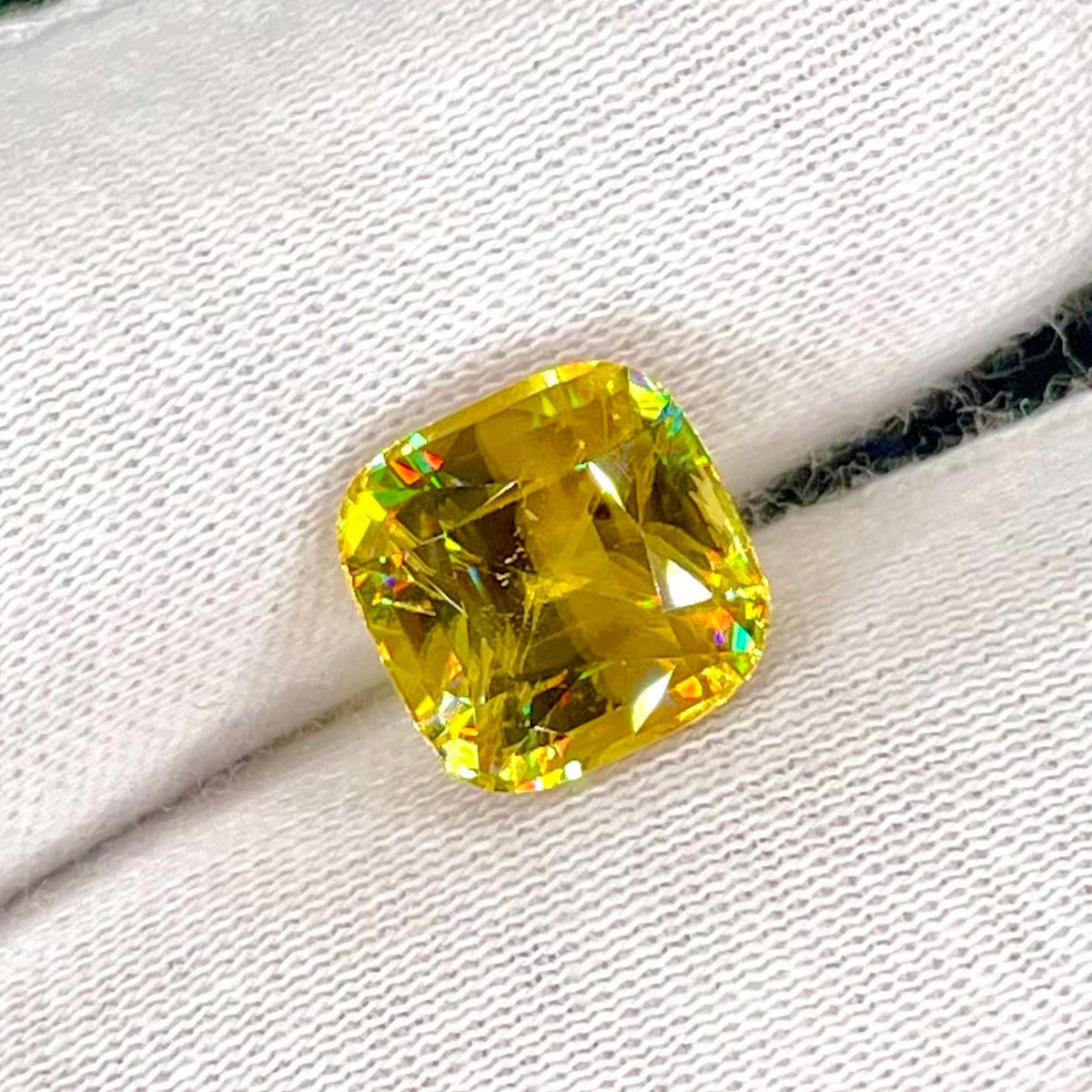 5.45 Carat Fine Yellow Sphene Gemstone