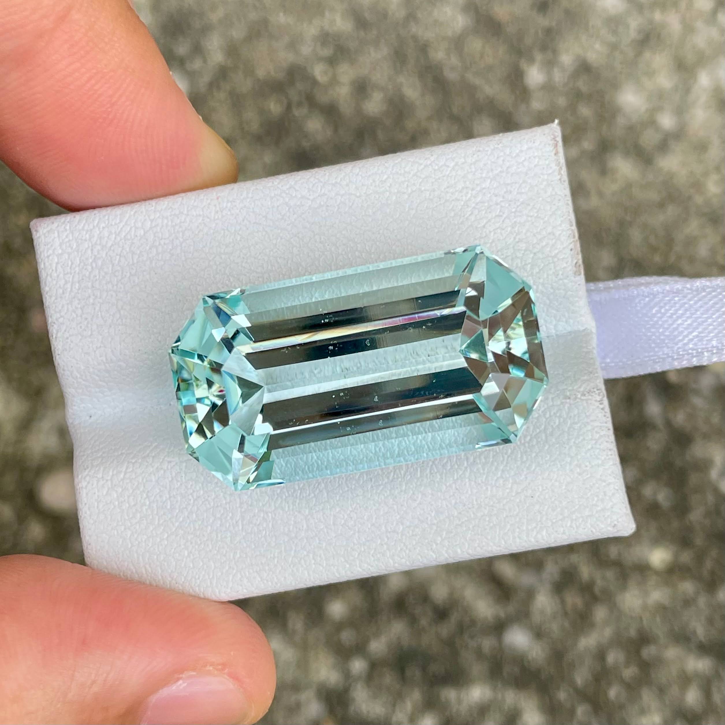 38.50 Carat Big Blue Aquamarine Stone