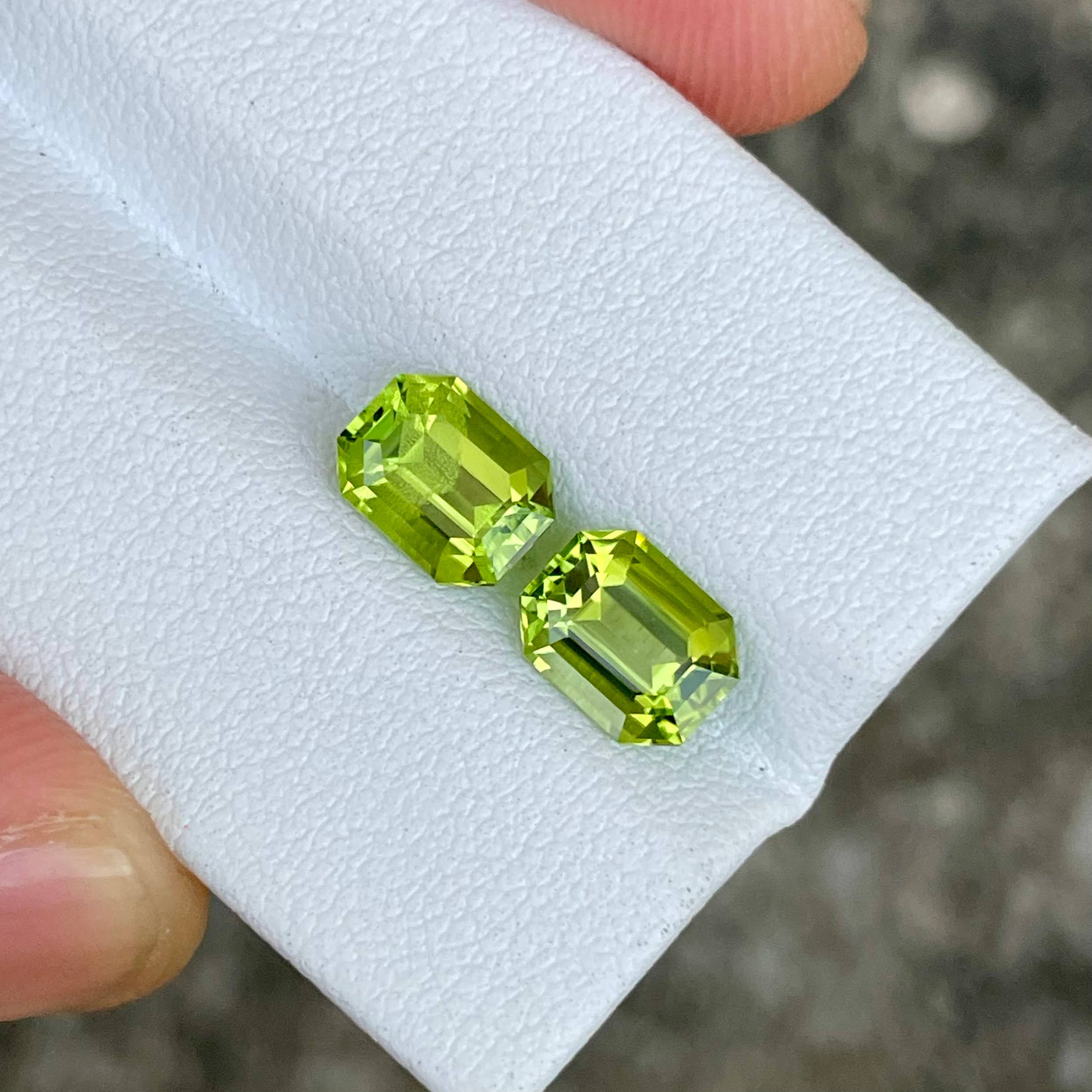 3.31 Carats Green Peridot Emerald Pair