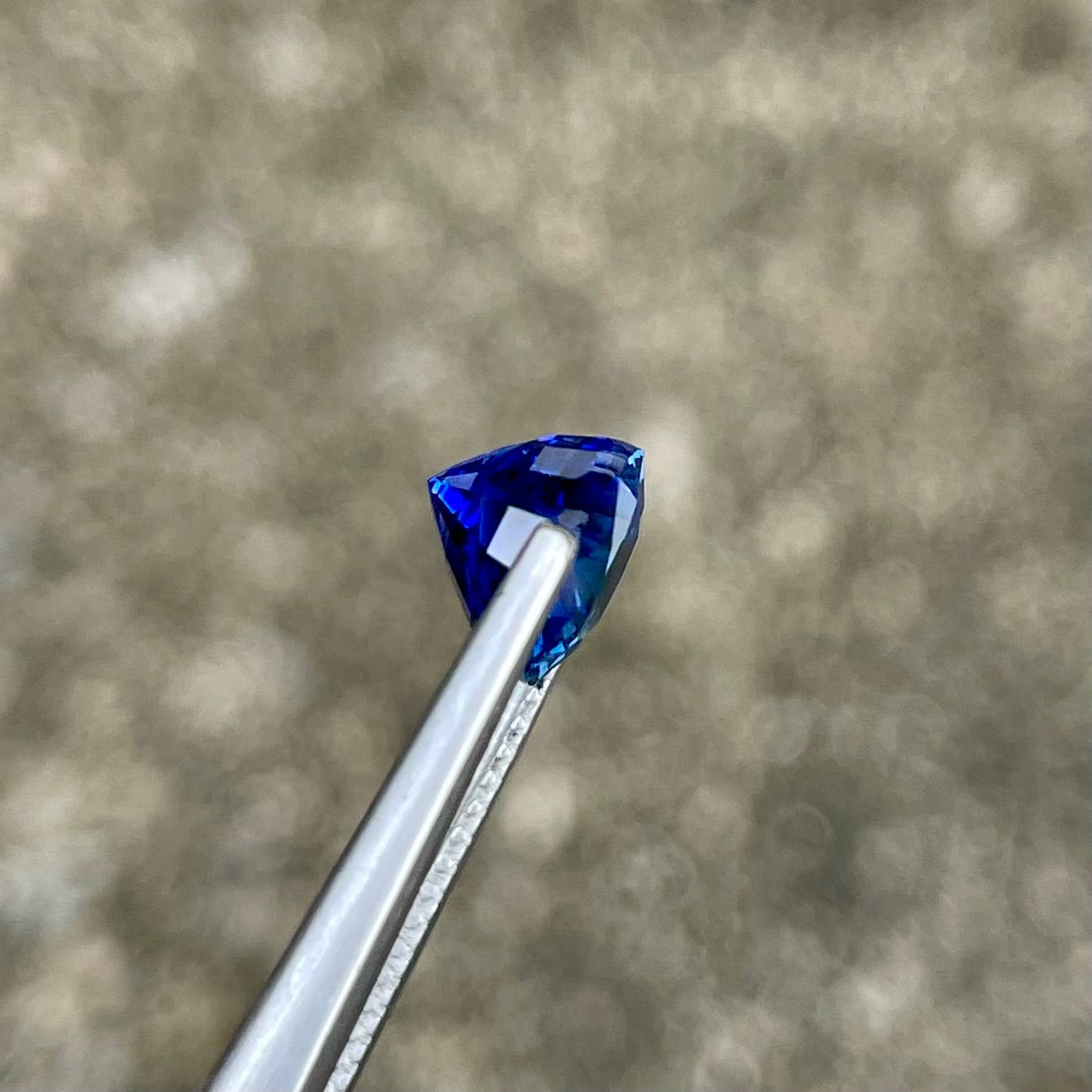 2.73 Carats Certified Blue Sapphire