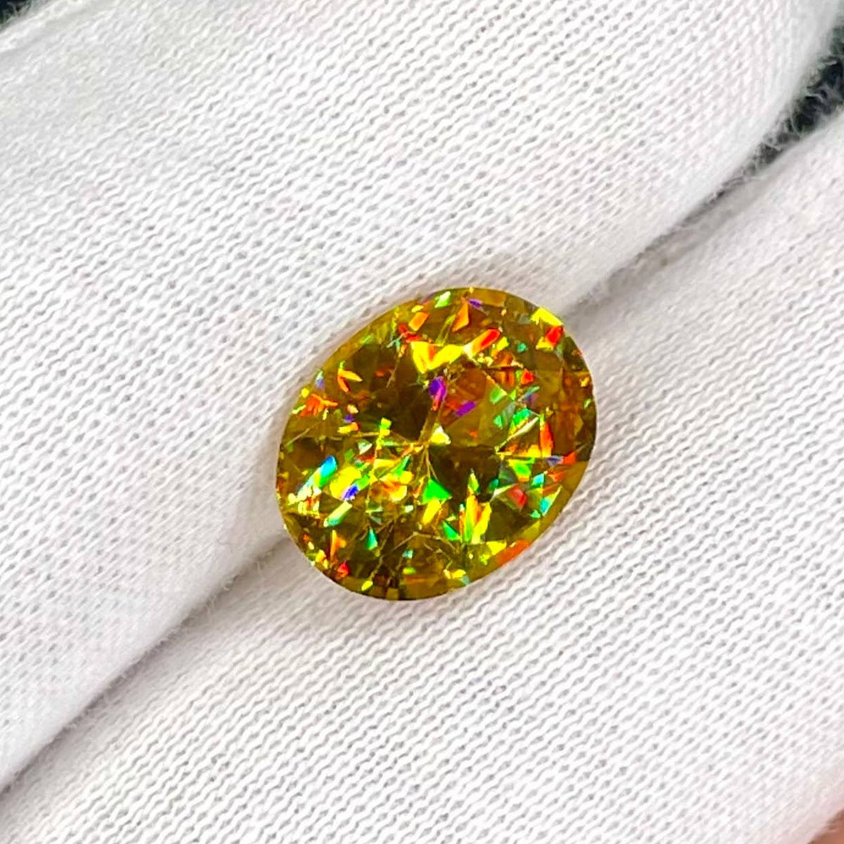 4.95 Carats Oval Cut Sphene Gemstone