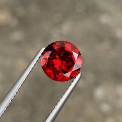 2.60ct Red Garnet Round Brilliant Cut 