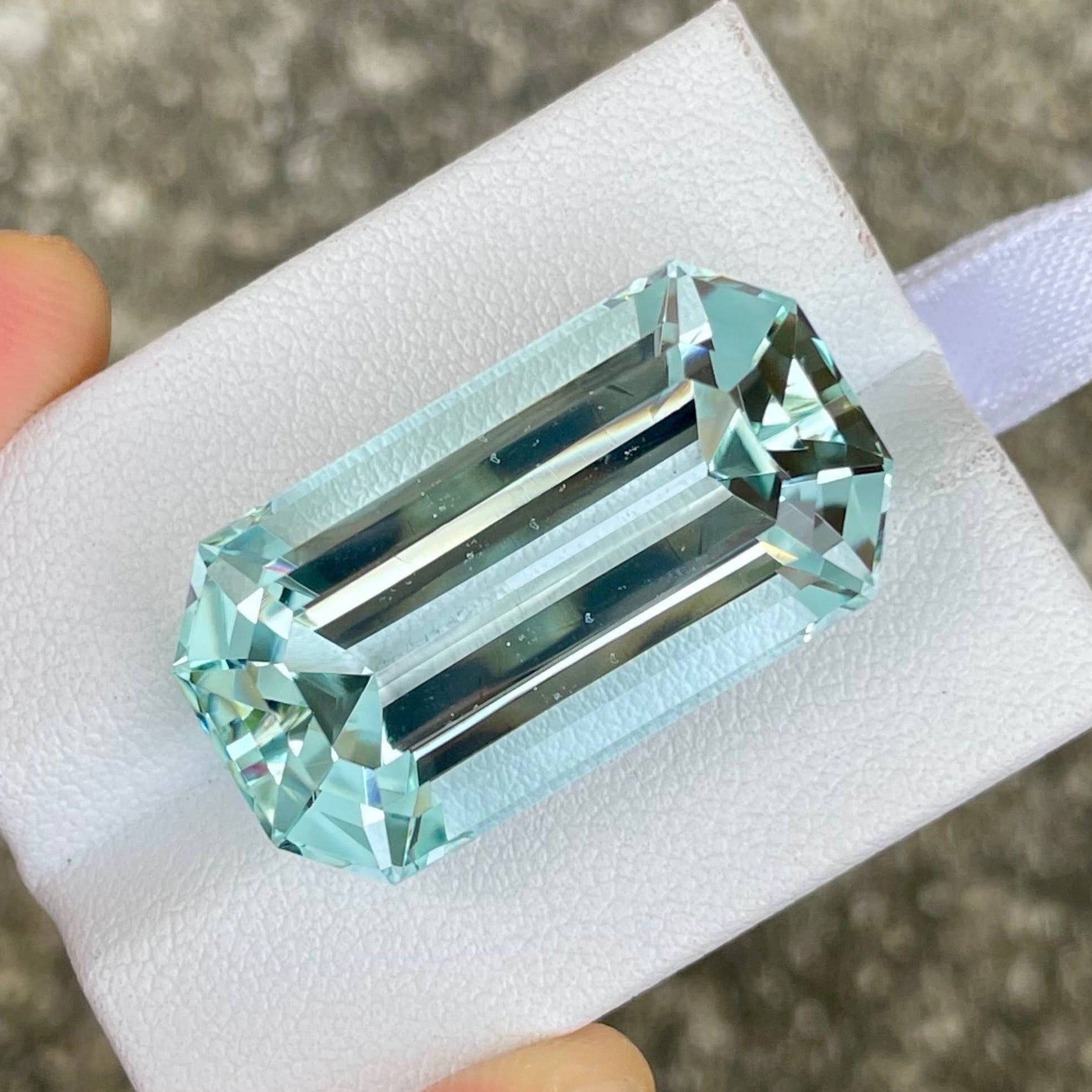 38.50 Carat Big Blue Aquamarine Stone