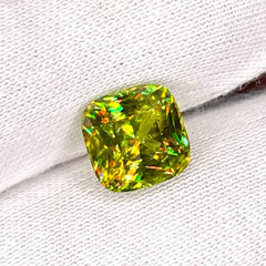 4.00 Carats Oval Green Sphene Gemstone