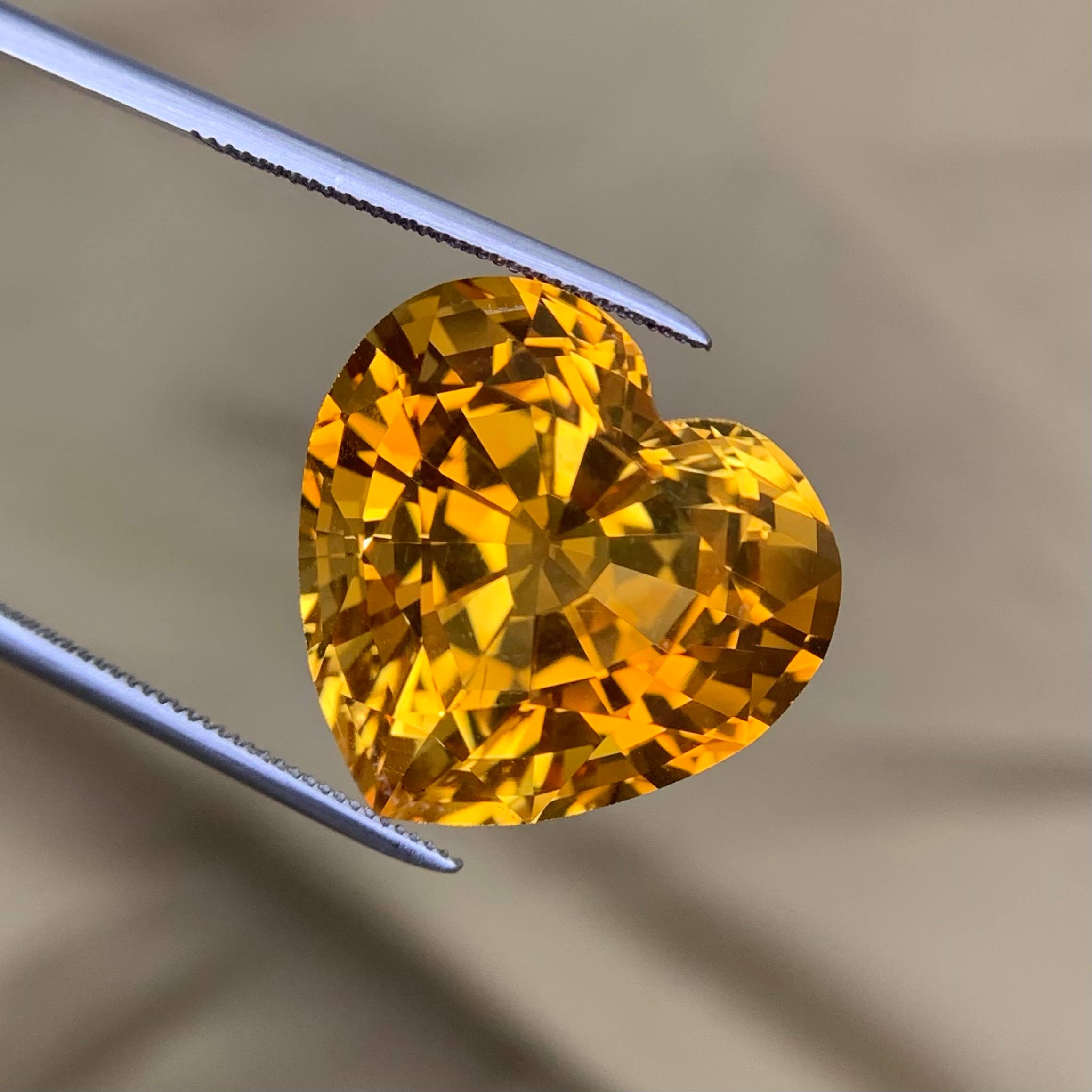 mandarin-citrine-22-67ct-brazil-heart