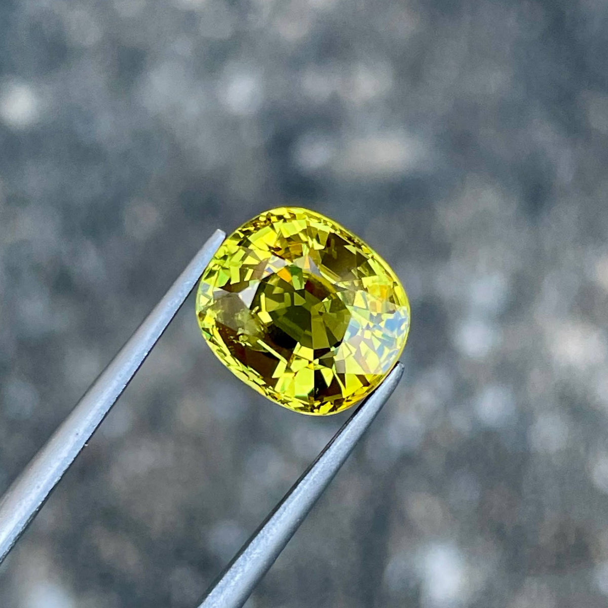 4.75 Carats Yellow Mali Garnet Stone