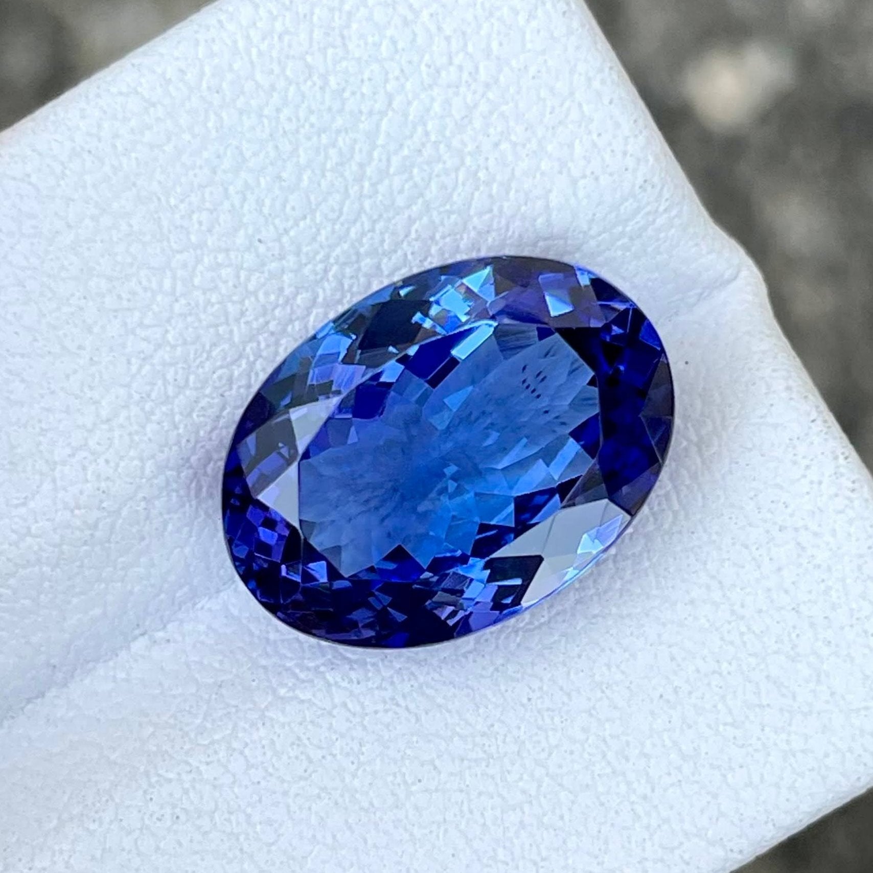 8.46 Carats Blue Tanzanite Oval Stone