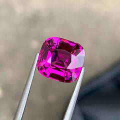 4.72Ct Vivid Pink Garnet