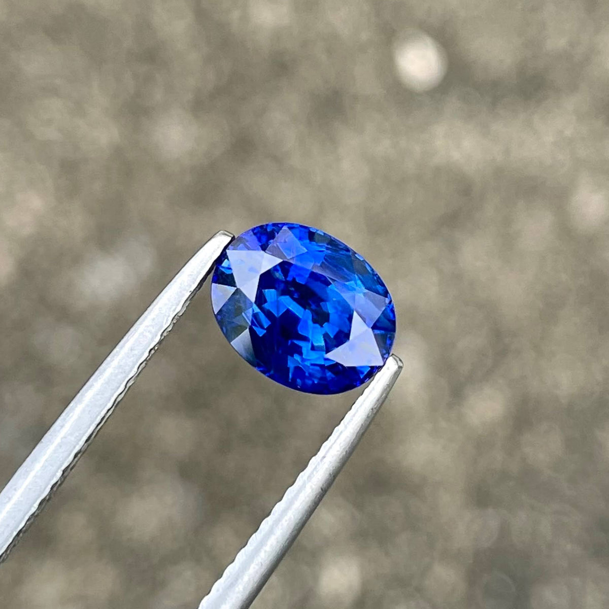 2.73 Carats Certified Blue Sapphire