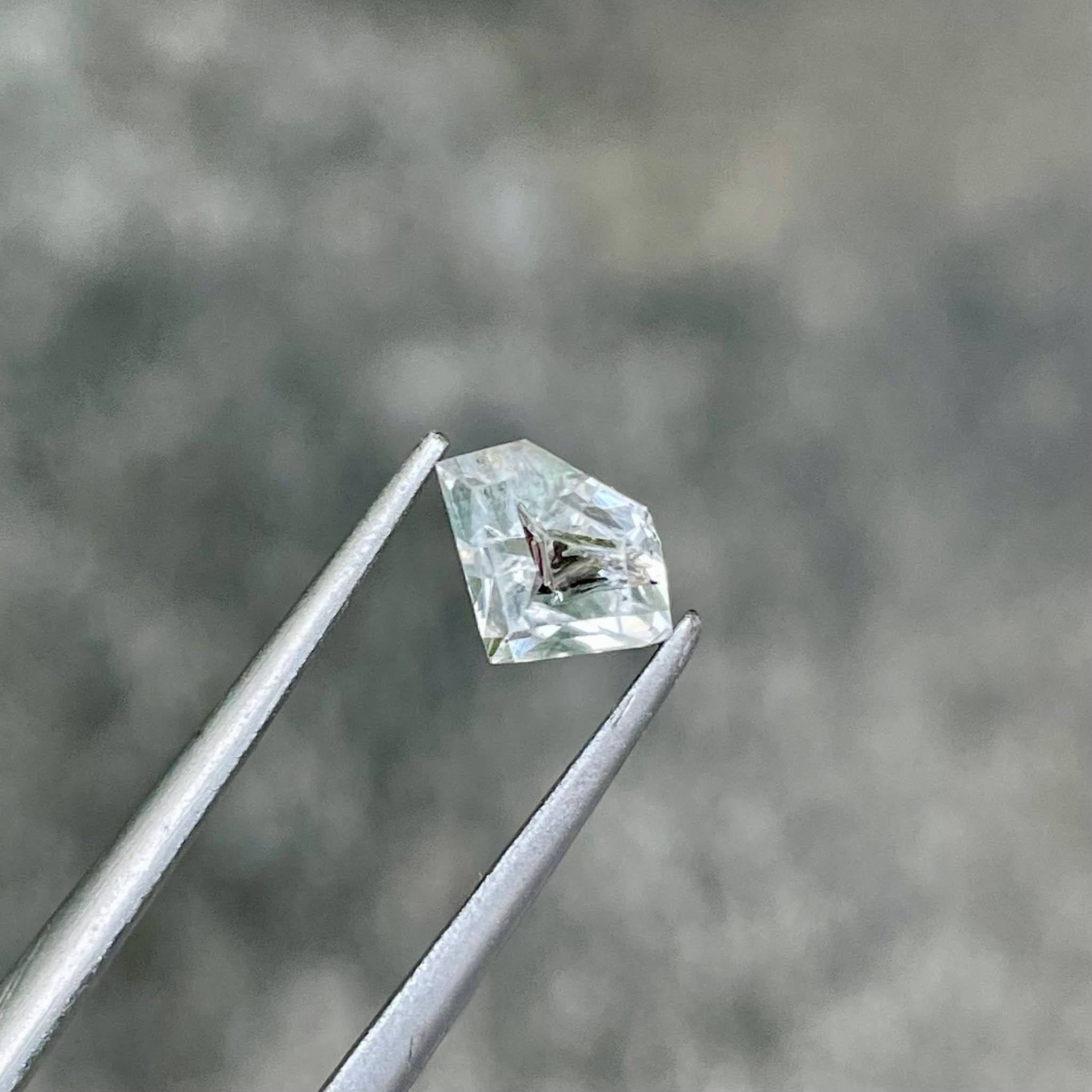 0.73 Carats Petroleum Quartz Loose Stone