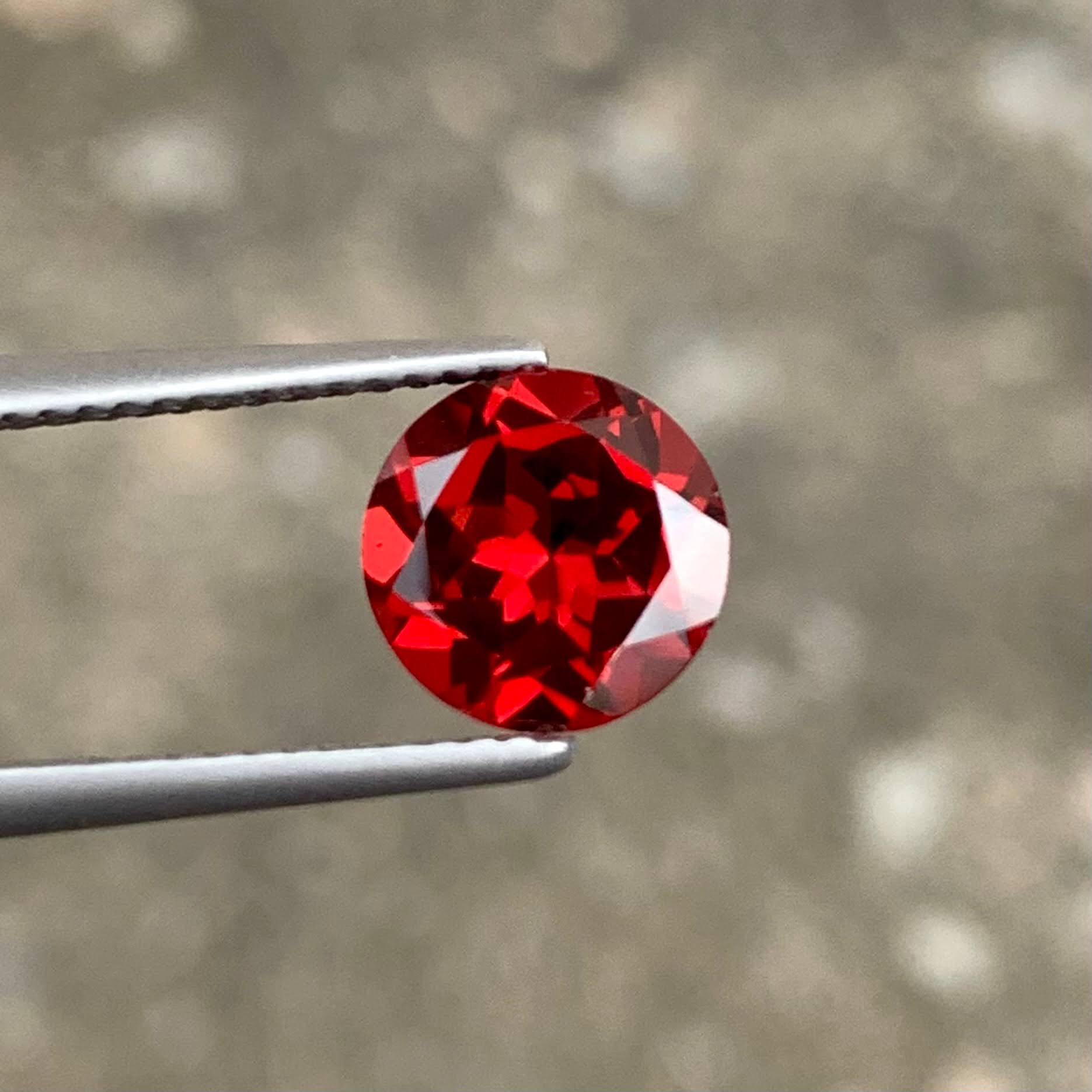 2.60ct Red Garnet Round Brilliant Cut 