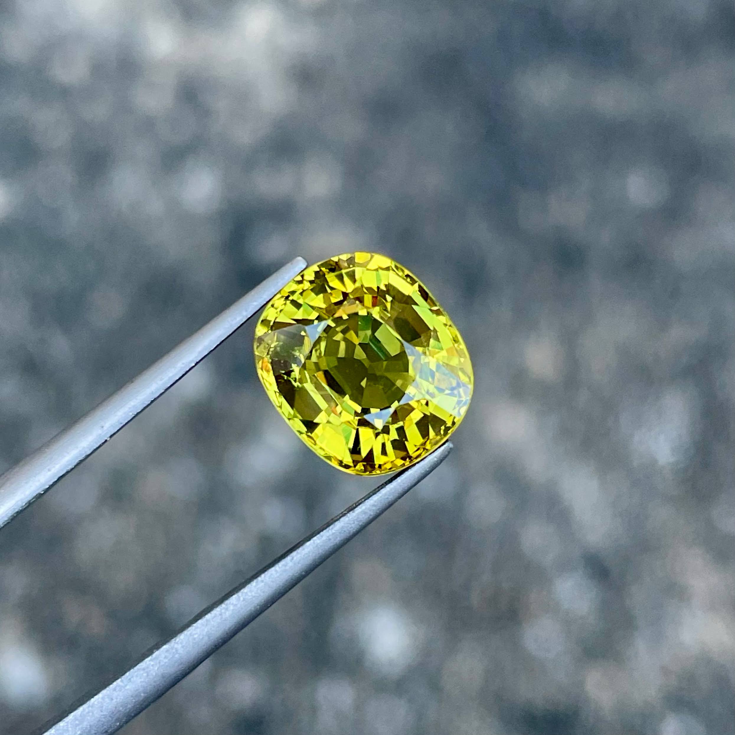 4.75 Carats Yellow Mali Garnet Stone