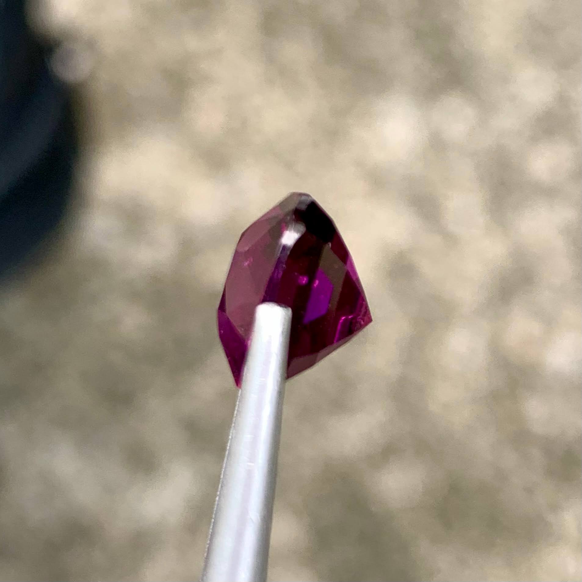 5-07-carats-vivid-reddish-pink-garnet-cushion-brilliant-cut-tanzania