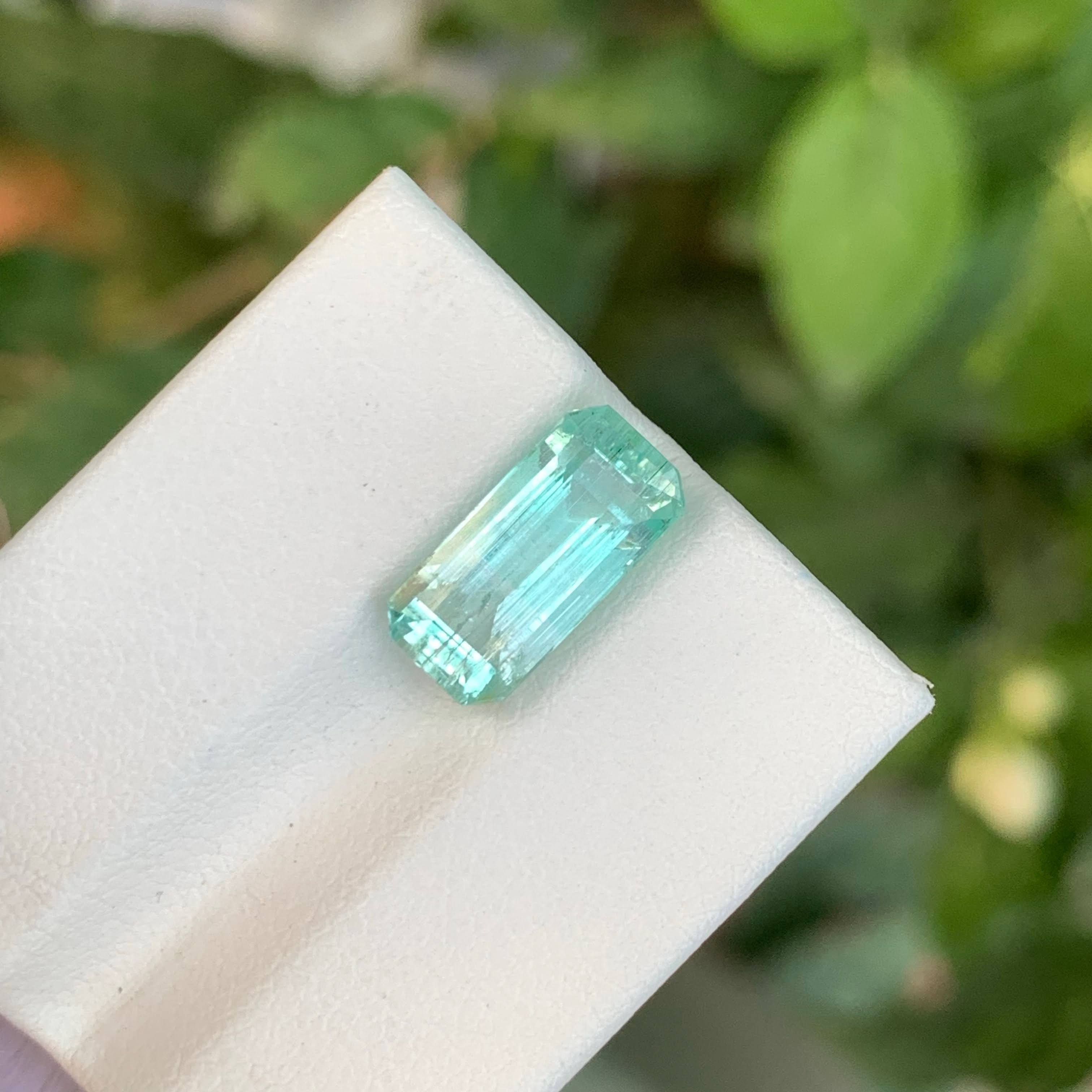 2.85 Carats Emerald Faceted Gemstone