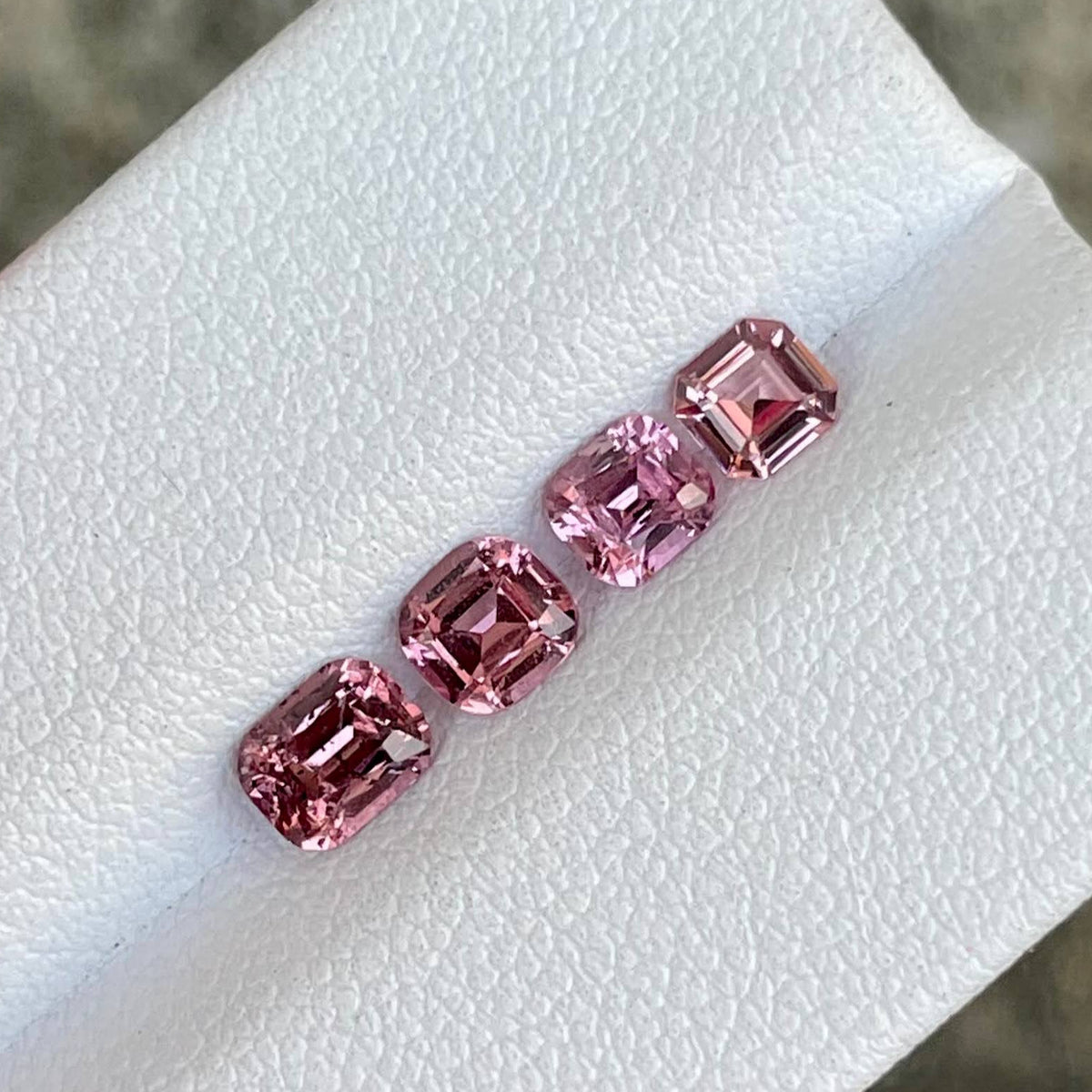  1.78 carats 4 Piece Pink Spinel Lot