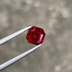 1.68 Carats Vibrant Red Garnet Stone