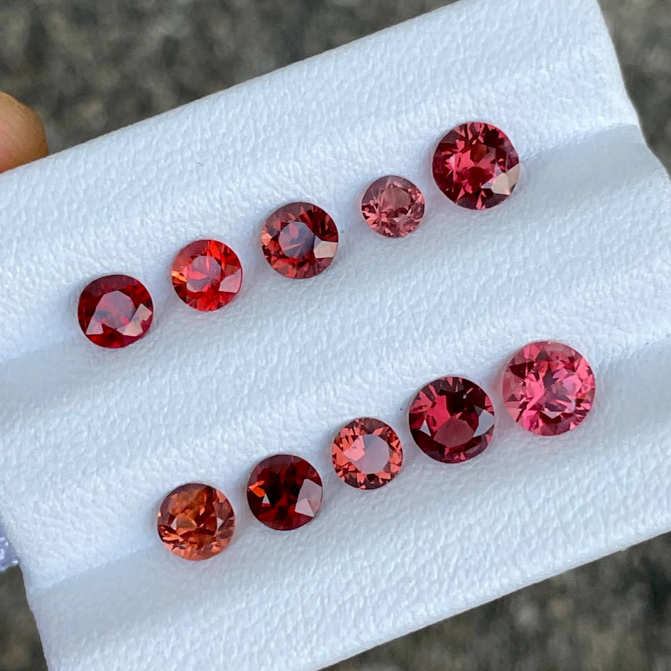 3.89 carats 10 Piece Spinel Gems Lot 