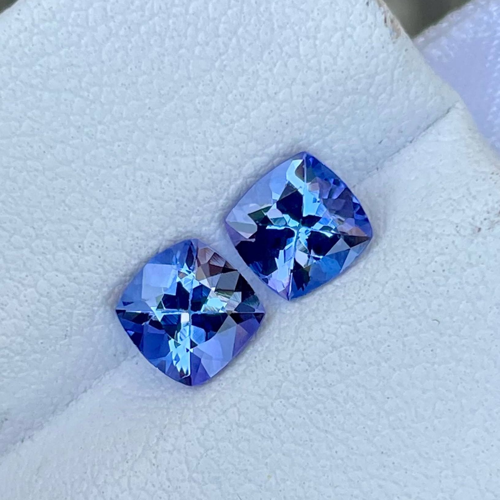 1.85 Carats Blue Tanzanite Stone Pair