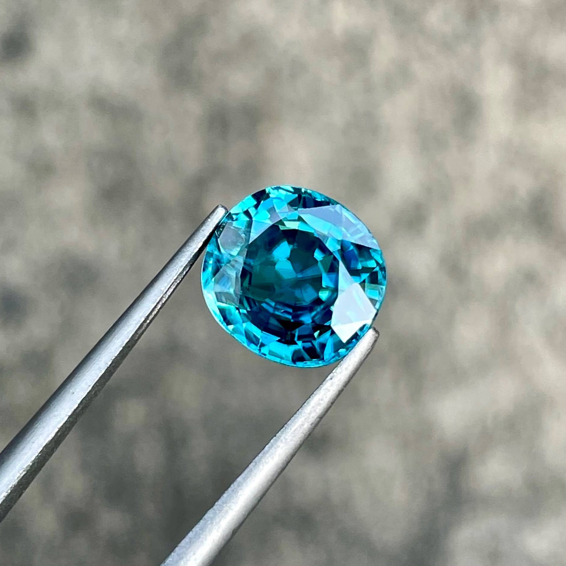 4.48 Carats Blue Cushion Zircon Stone