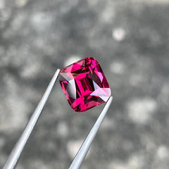 4.71 Carats Pinkish Red Garnet Stone