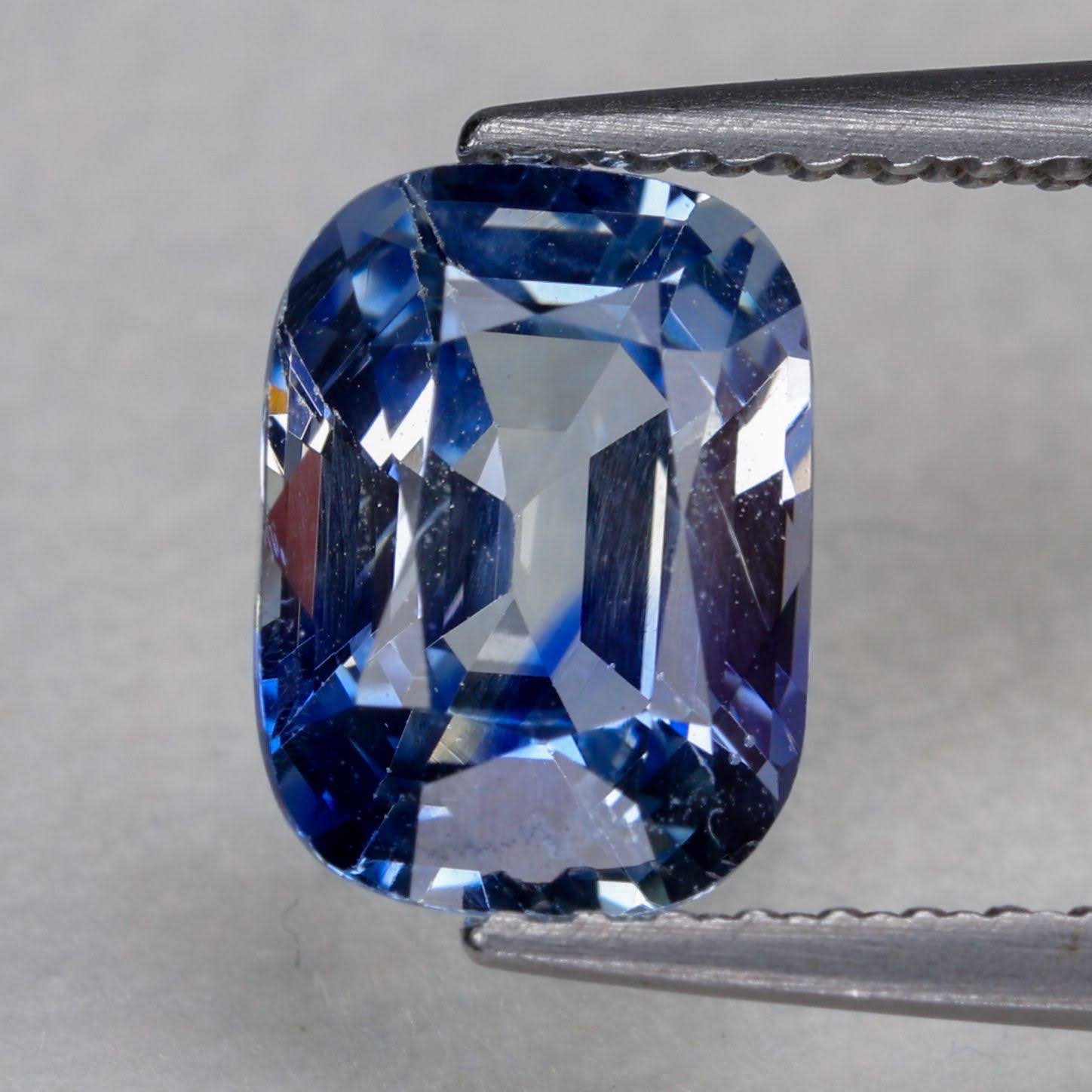 1.62 Carats Blue Sapphire Stone