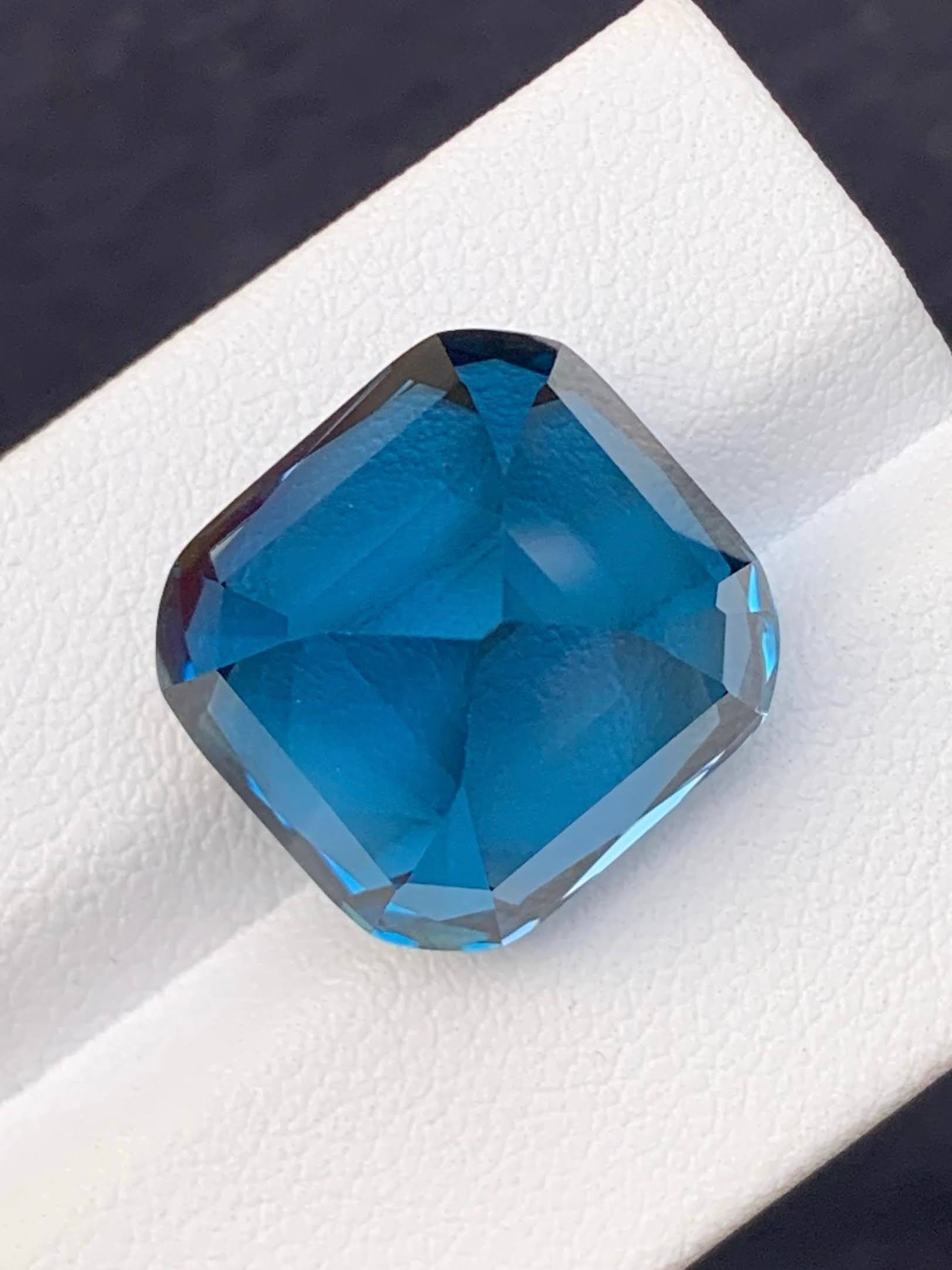 28-60-carats-london-blue-topaz-cushion-faceted-cut-natural-brazilian-gemstone
