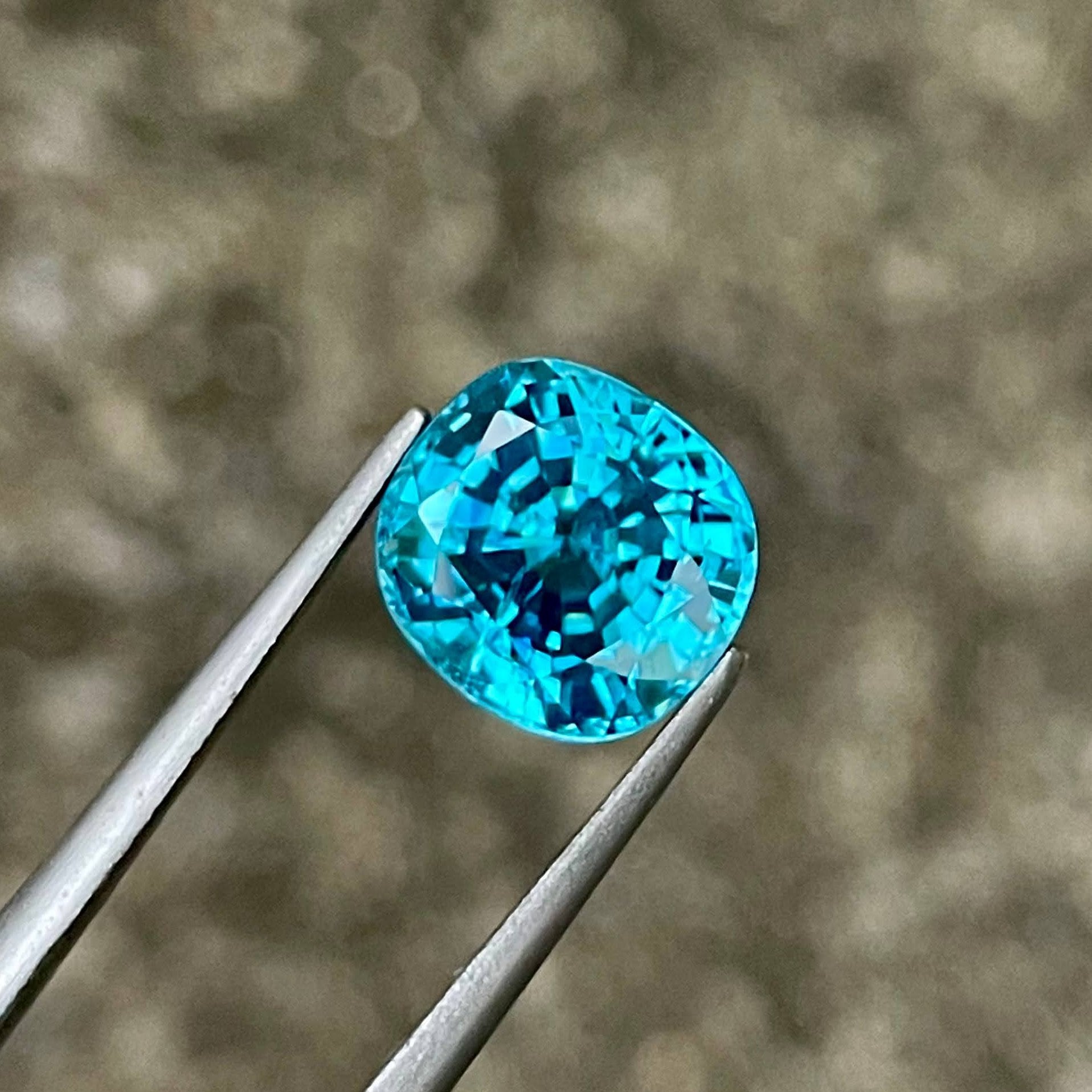 5.50 Carats Blue Cushion Zircon Stone