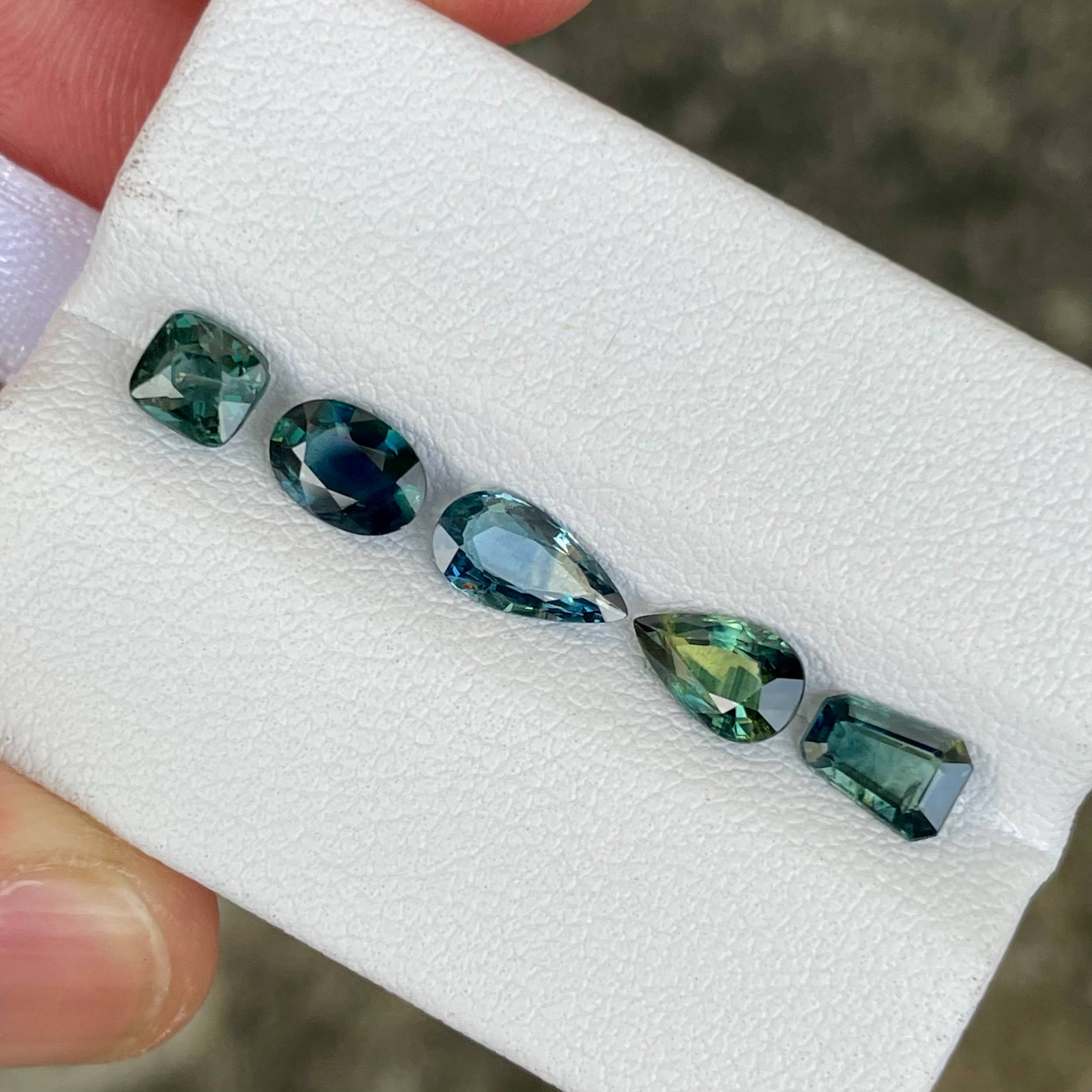 3.35 Carats Teal Sapphire Gems Lot