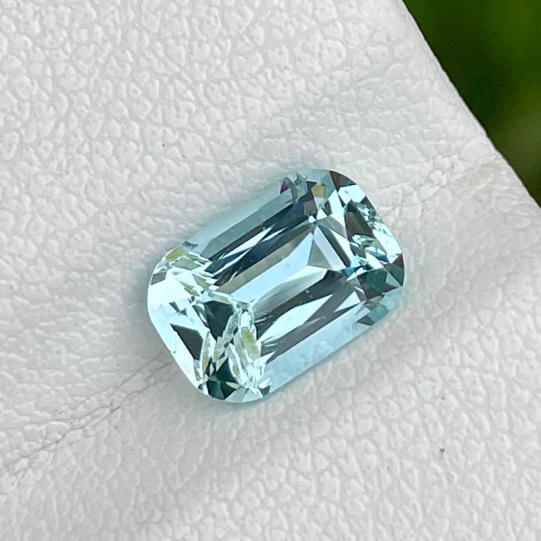 1.40 Carats Light Blue Aquamarine Stone