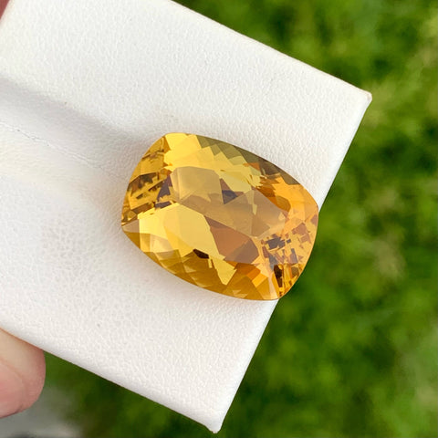 Natural Intense Yellow 18.45 carats Loose Heliodor from Brazil