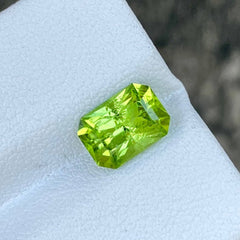 2.30 Carats Peridot Stone Radiant Cut