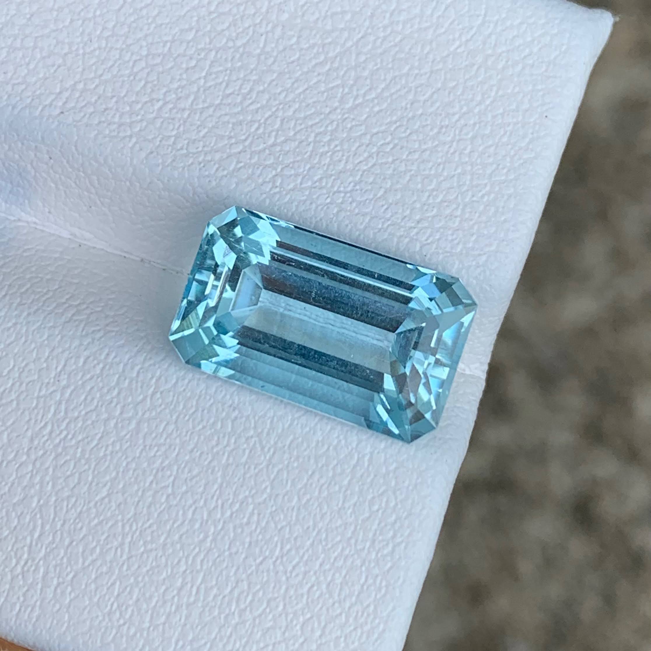 6.65ct Ocean Blue Aquamarine Emerald Cut
