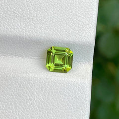 1.30 Carats Apple Green Peridot Stone