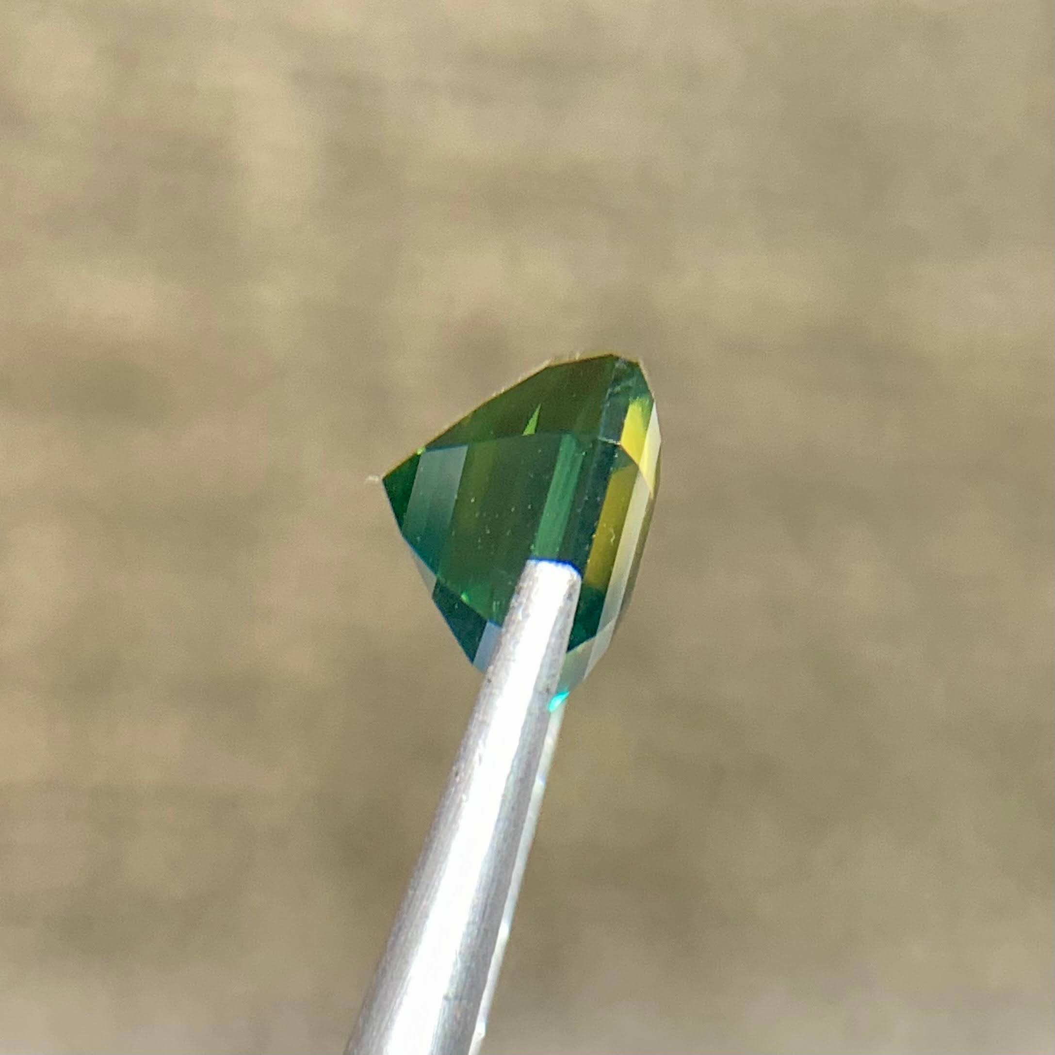 5-08-carats-bicolor-teal-sapphire-no-heat-emerald-cut-madagascar