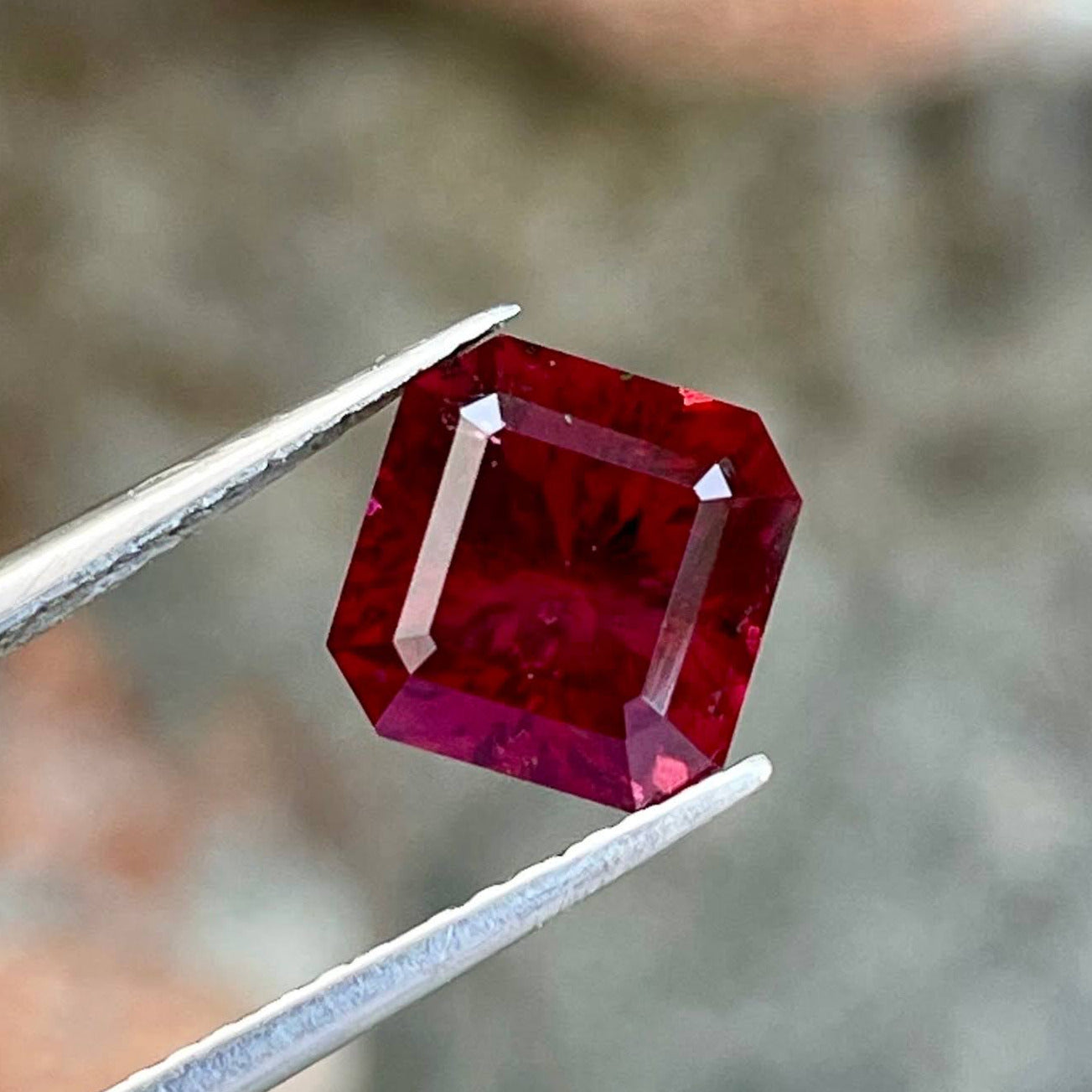 2.75 Carats Red Asscher Garnet Stone