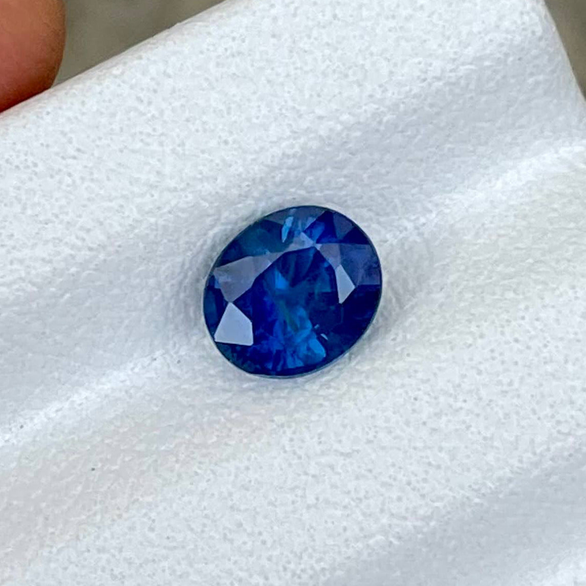 1.08 Carats Blue Sapphire Oval Stone