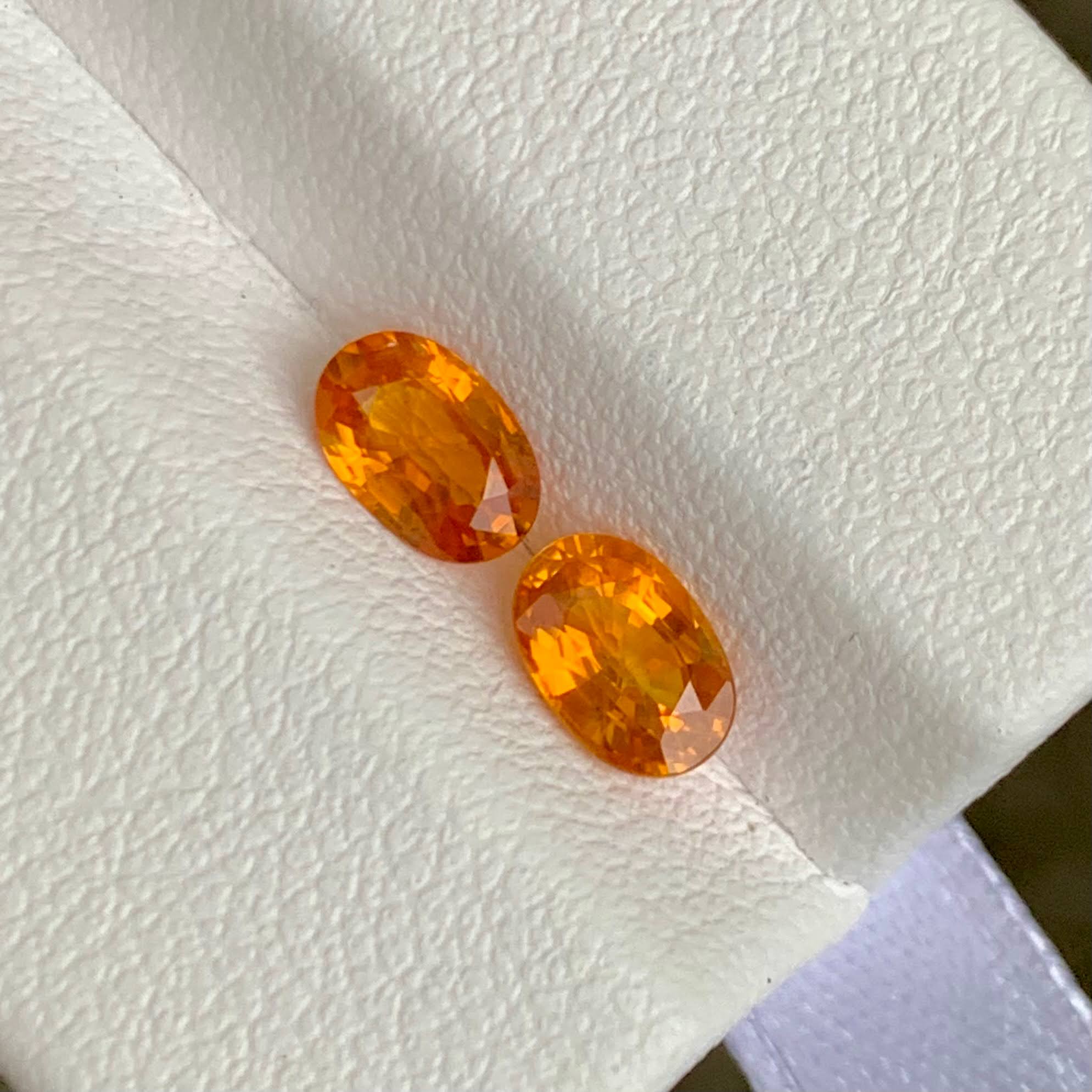 orange-sapphire-pair-1-32-carats-oval-sri-lanka