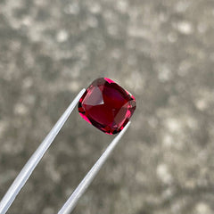 5.56 Carats Red Garnet